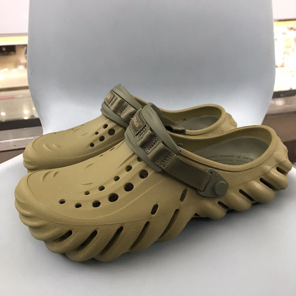 Crocs × Hypebeast Crocs Echo Clog Green Size 8uk 42 eur Designed in Colorado Size US 8 / EU 41 - 3 Thumbnail
