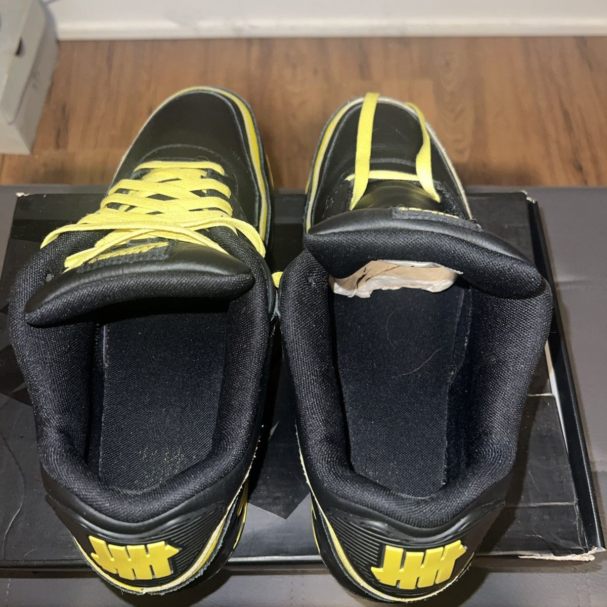 Nike × Undefeated Nike Air Max ‘90 x Undefeated | Black Opti-Yellow 2019 Size US 12 / EU 45 - 7 Thumbnail