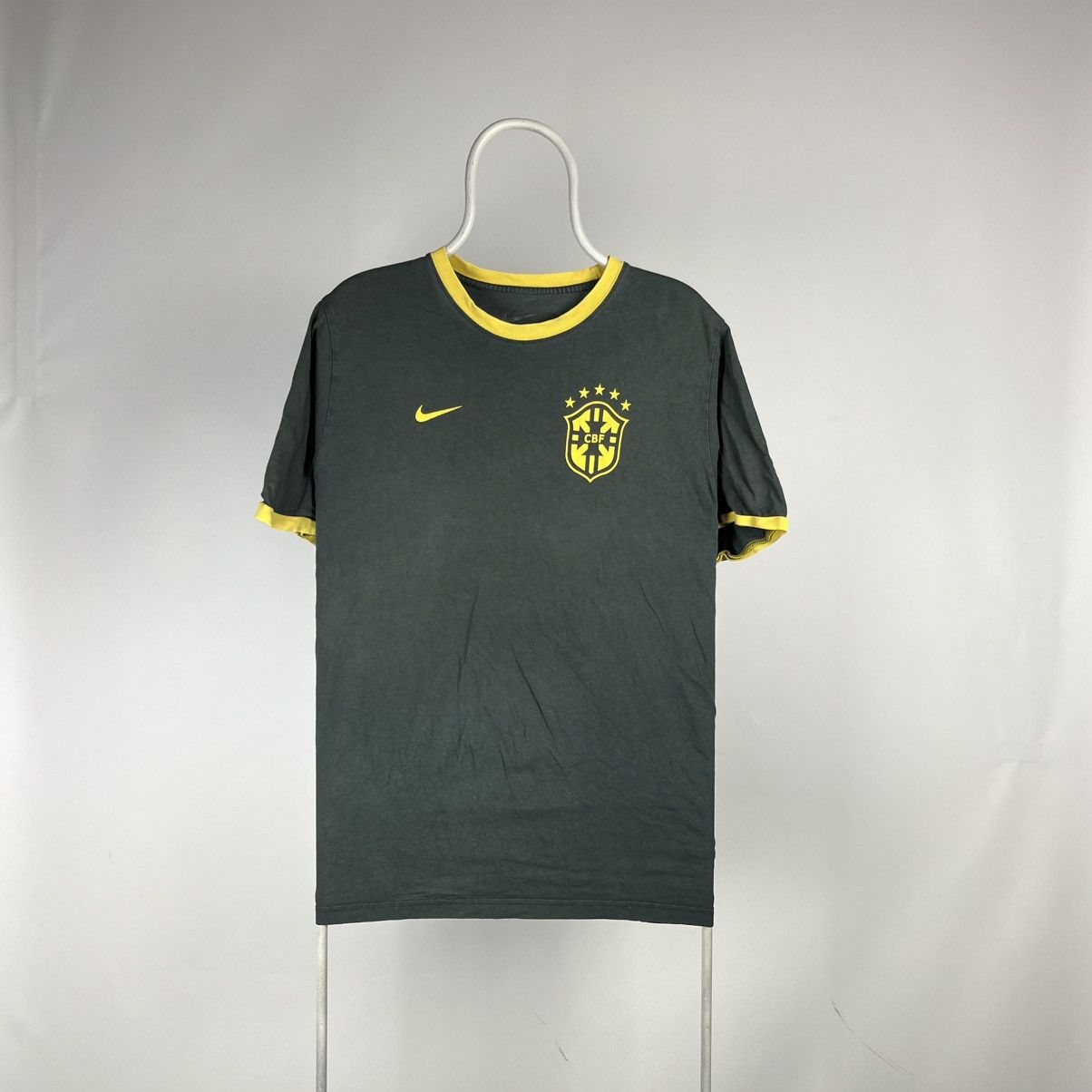 Nike Vintage Nike T-shirt Brazil home size XXLarge Size US XXL / EU 58 / 5 - 1 Thumbnail