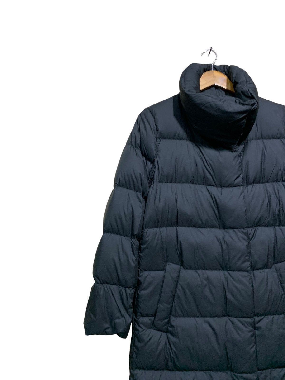 Uniqlo 🔥UNIQLO DOWN JACKETS Size M / US 6-8 / IT 42-44 - 2 Thumbnail