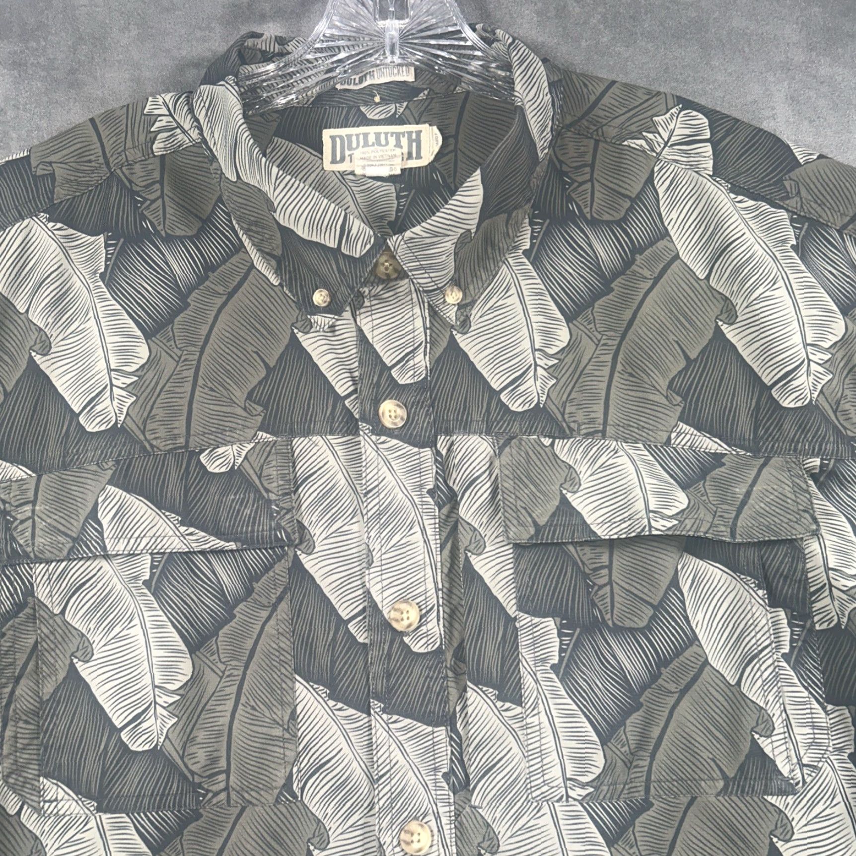 CO Duluth Untucked Button-Up Mens 2XL Short Sleeve Floral Green Button-Down Shirt Size US 39 - 2 Thumbnail