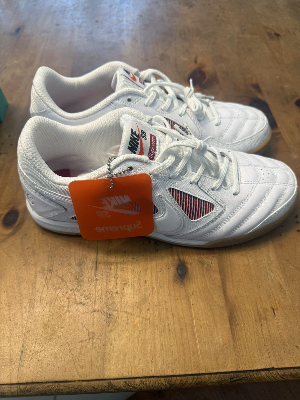 【新品・未使用】NIKE SB GATO QS ガト シュプリーム 27.5 SUPREME【シュプリーム】xNIKE SB GATO 【ナイキ SB ガト】4カラーの