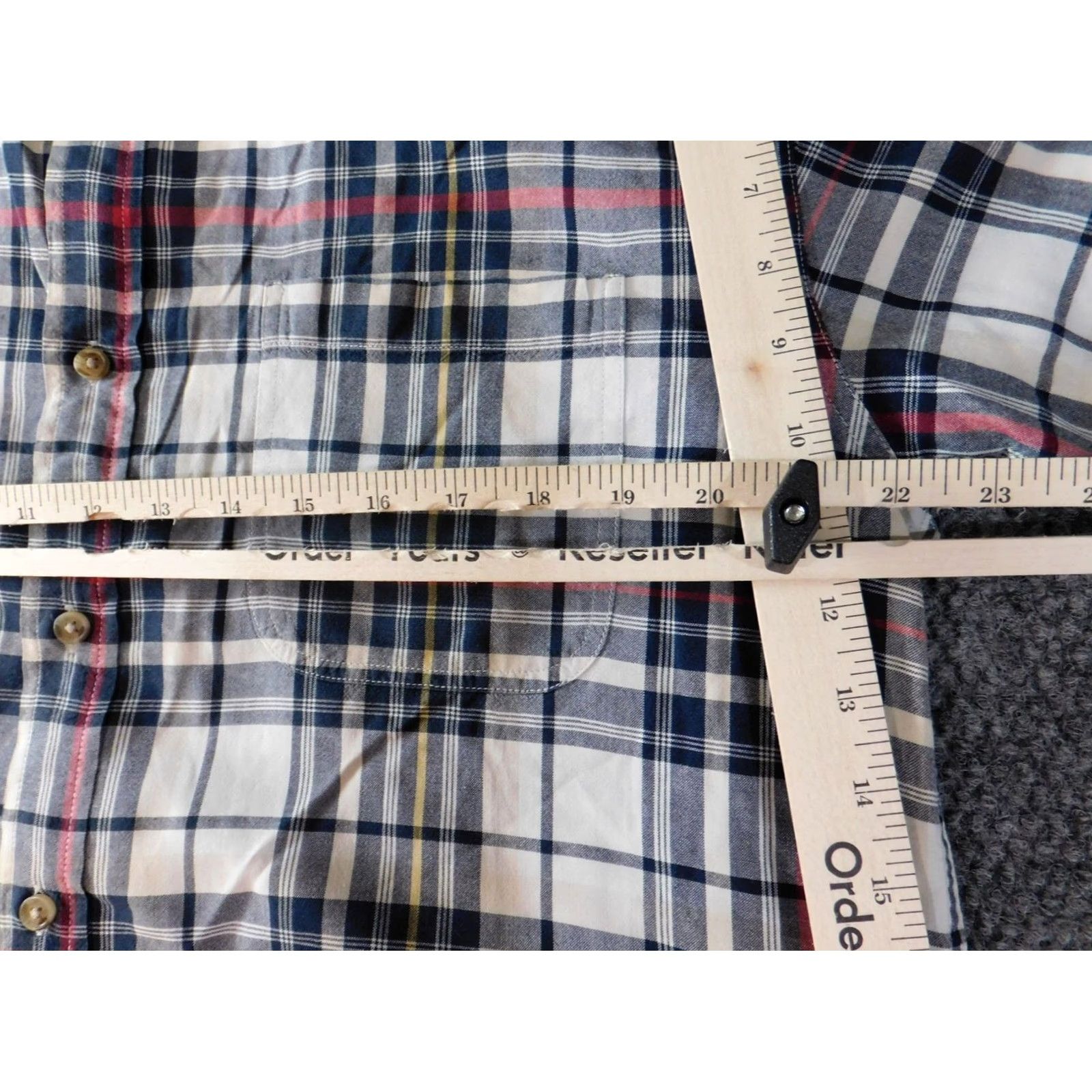 Croft & Barrow Croft & Barrow Mens Shirt Medium blue plaid button up casual Button-Down Collar Size US M / EU 48-50 / 2 - 4 Thumbnail