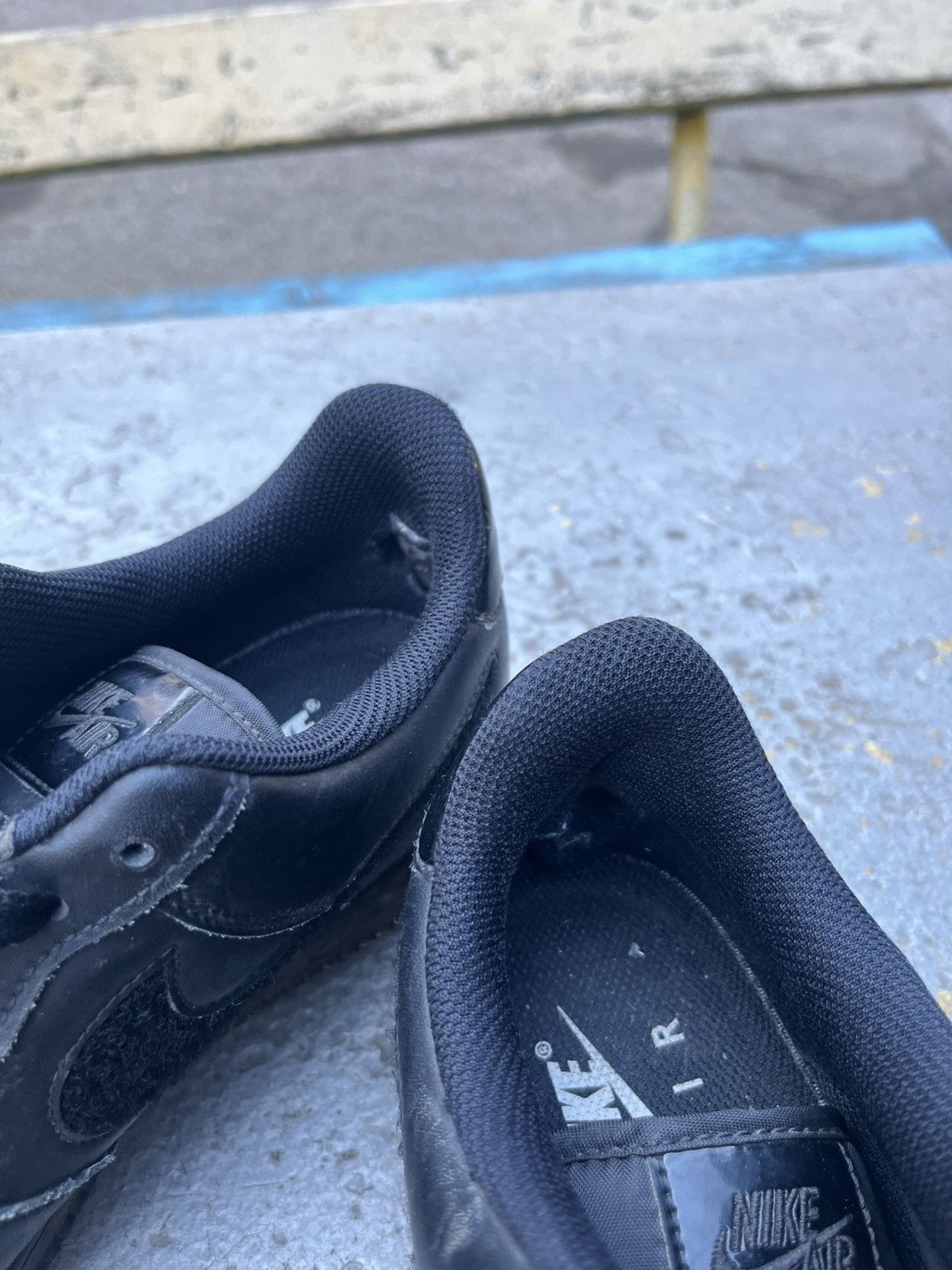 Nike Black air force 1 with velcro on the logo Size US 9 / EU 42 - 7 Thumbnail