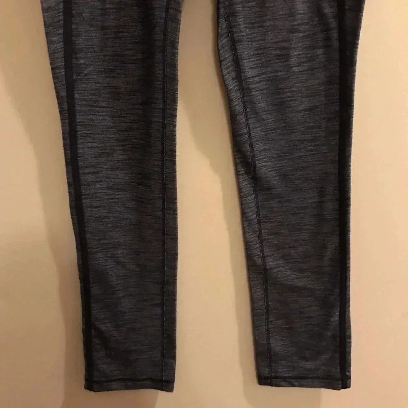 Lululemon Lululemon Forme Yoga Leggings Size 10 Heather Grey Black Size 32" / US 10 / IT 46 - 5 Thumbnail