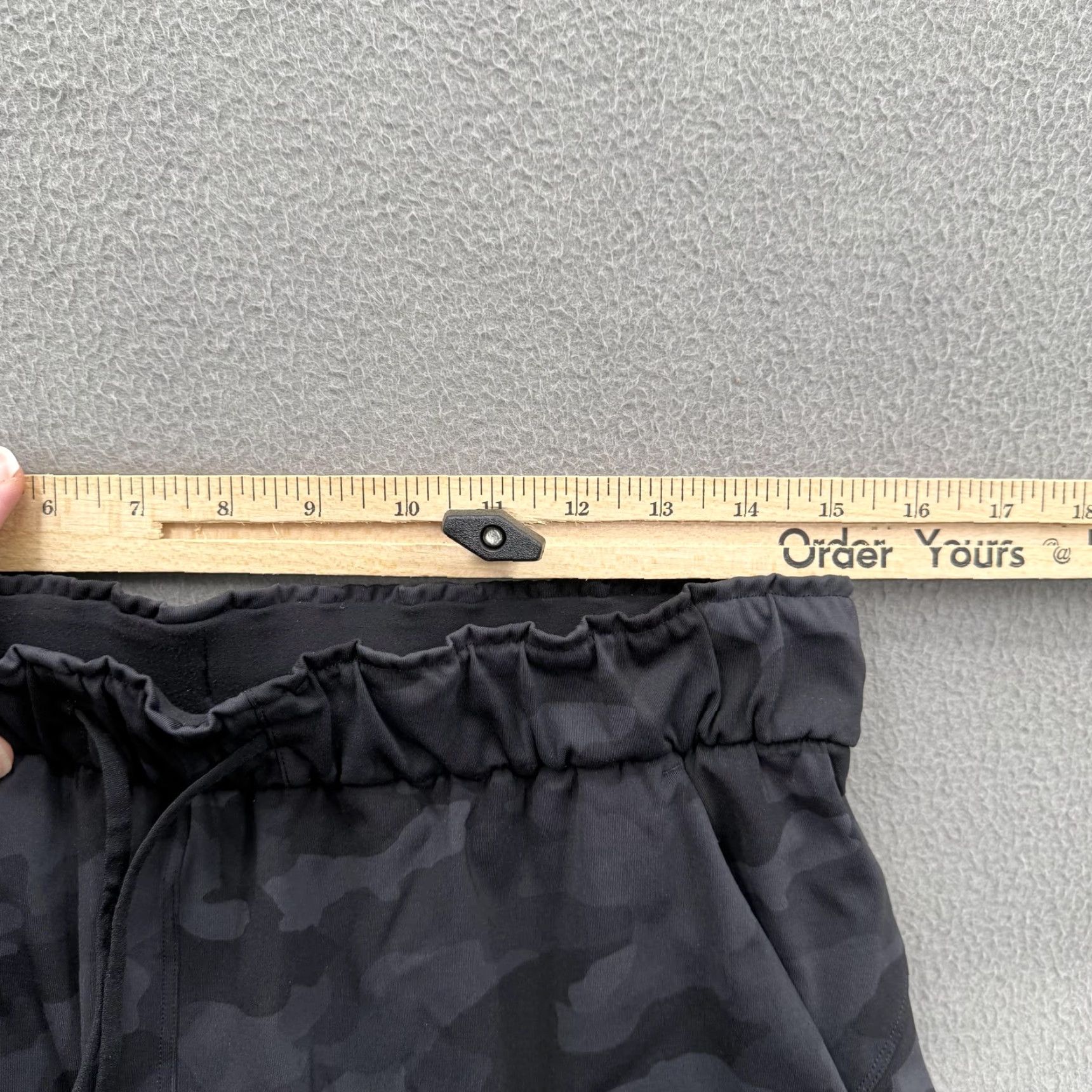 Lululemon Lululemon Jogger Pants Women 10 Gray Camouflage Elastic Waist Pockets Athletic Stretch Size 32" / US 10 / IT 46 - 5 Thumbnail