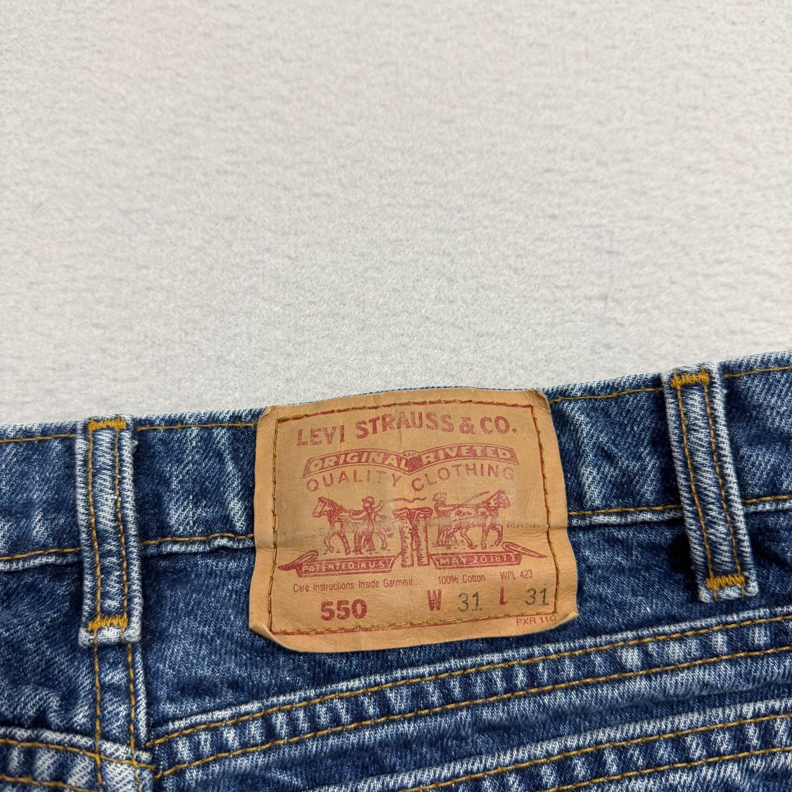 Levi's Vintage Levis 550 Jeans Men's 31x31 Blue Tapered Canada 90s Size US 31 - 8 Thumbnail