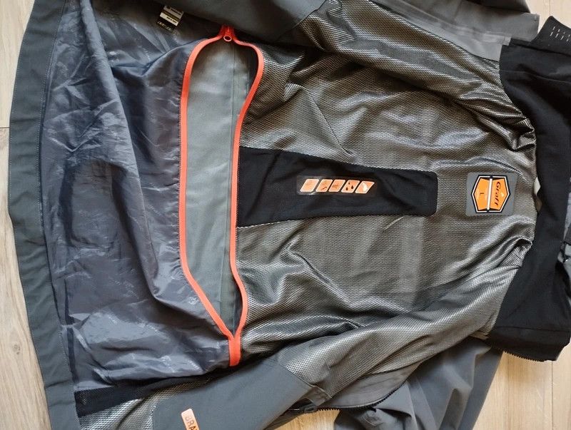 GRAFF Graff 631B size L fishing jacket Size US L / EU 52-54 / 3 - 15 Thumbnail