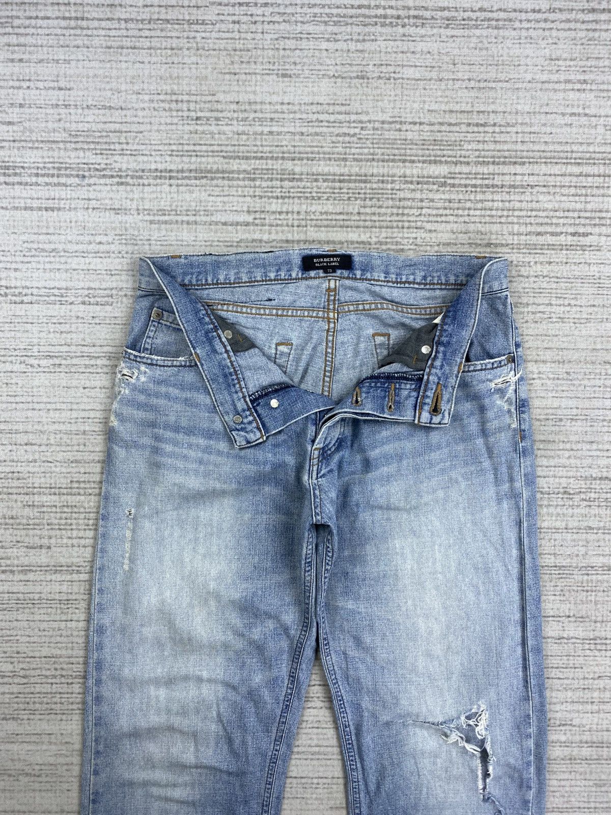 Burberry × Japanese Brand × Vintage Vintage Burberry Black Label Distressed Denim Pants Size US 30 / EU 46 - 9 Thumbnail