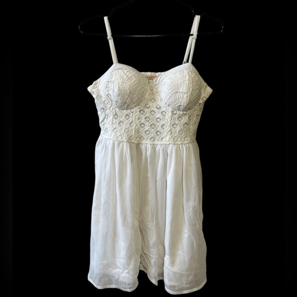 Designer White Lace Overlay Dress Size S / US 4 / IT 40 - 1 Thumbnail