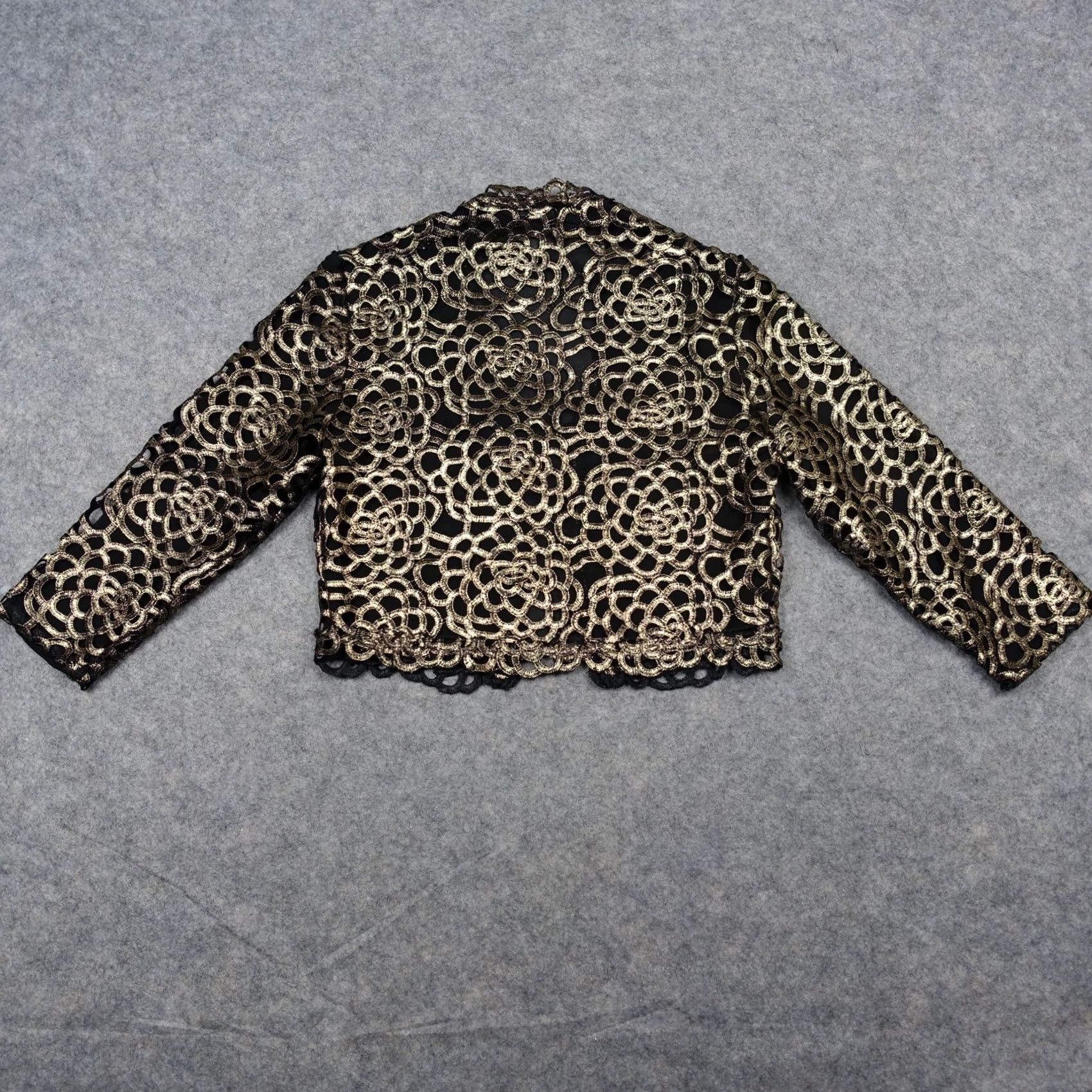 Vintage VINTAGE Alberto Makali Blouse Shirt Cropped Womens Small Gold Applique Geometric Pattern Short Sleeve Lined All Seasons Size S / US 4 / IT 40 - 6 Thumbnail