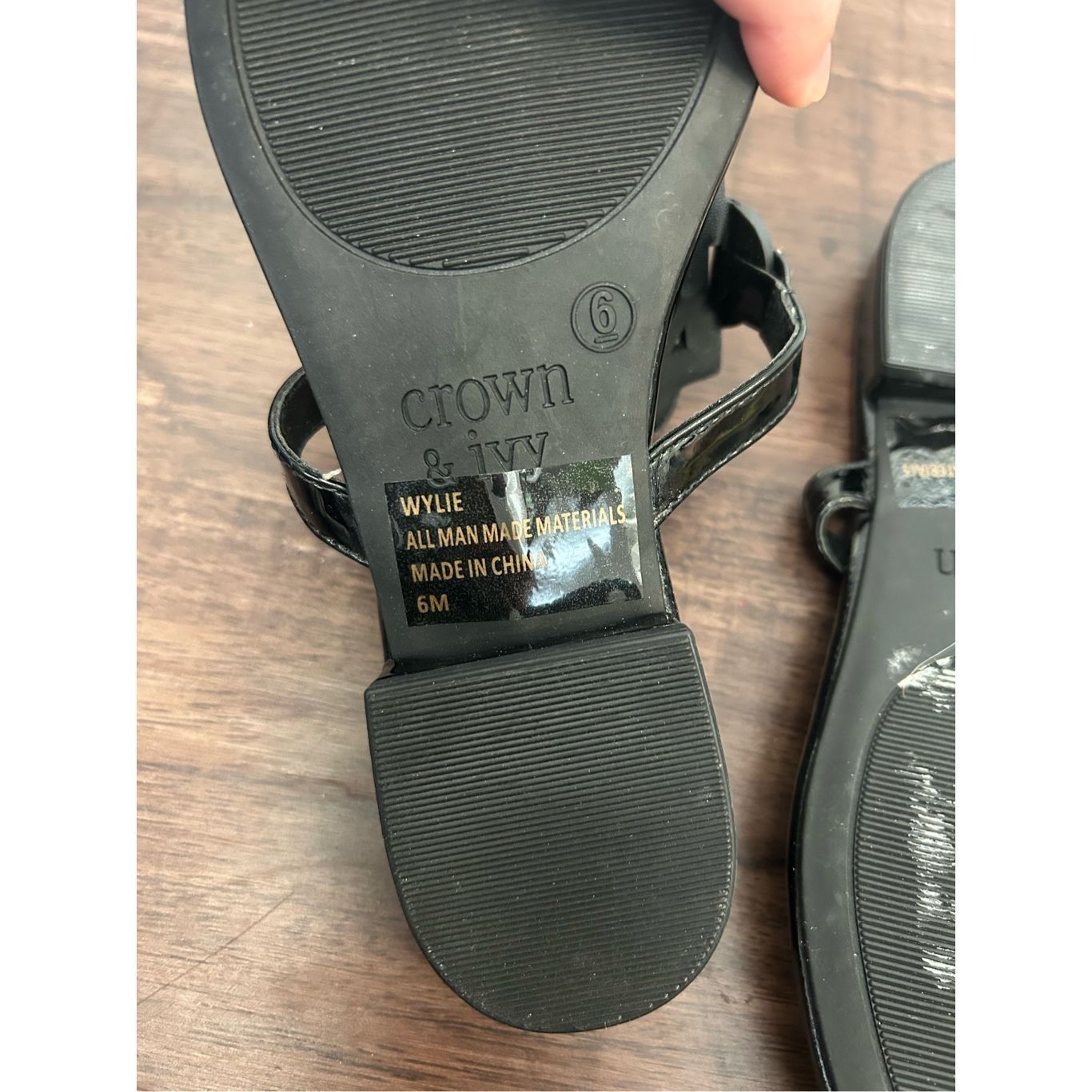 Other Crown & Ivy Wylie Thong Sandals Black Patent Flip Flops, Sz Size US 6 / IT 36 - 7 Thumbnail