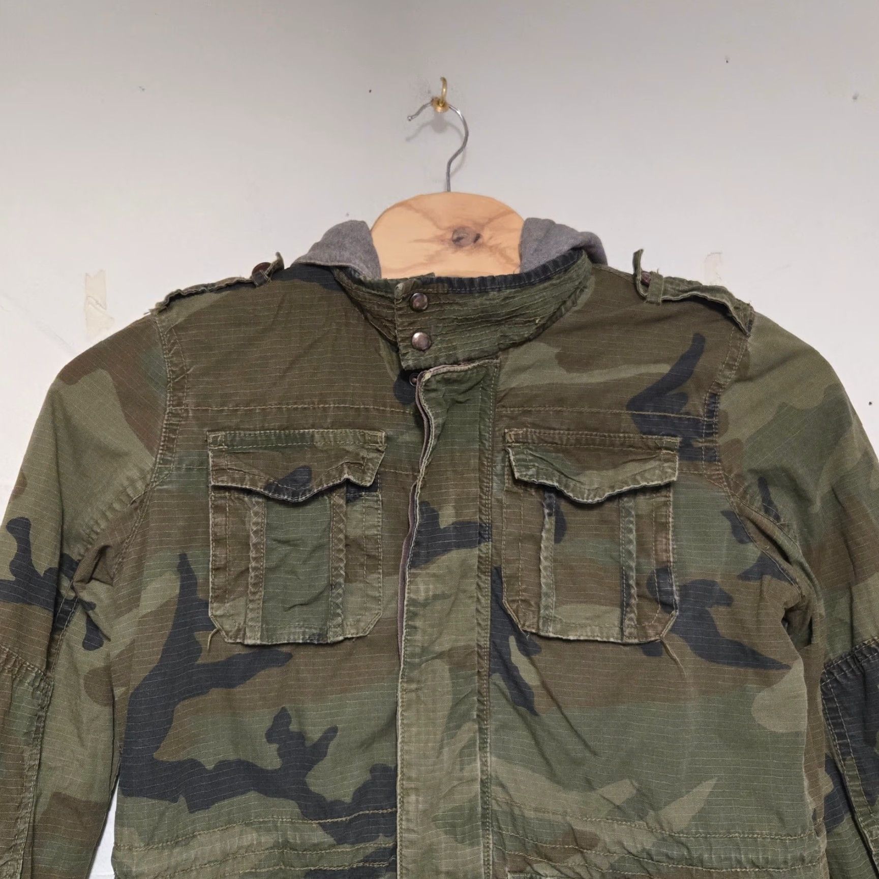 American Eagle Outfitters VINTAGE American Eagle Jacket Mens Small Green Camo Sherpa Lined Hooded Field Jacket Mens Size US S / EU 44-46 / 1 - 4 Thumbnail