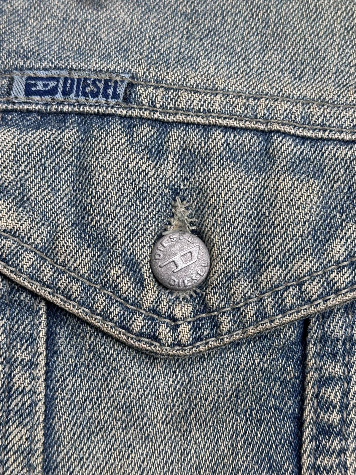 Diesel Vintage Diesel Womans Grunge Perfect Faded Denim Jacket L Size L / US 10 / IT 46 - 5 Thumbnail