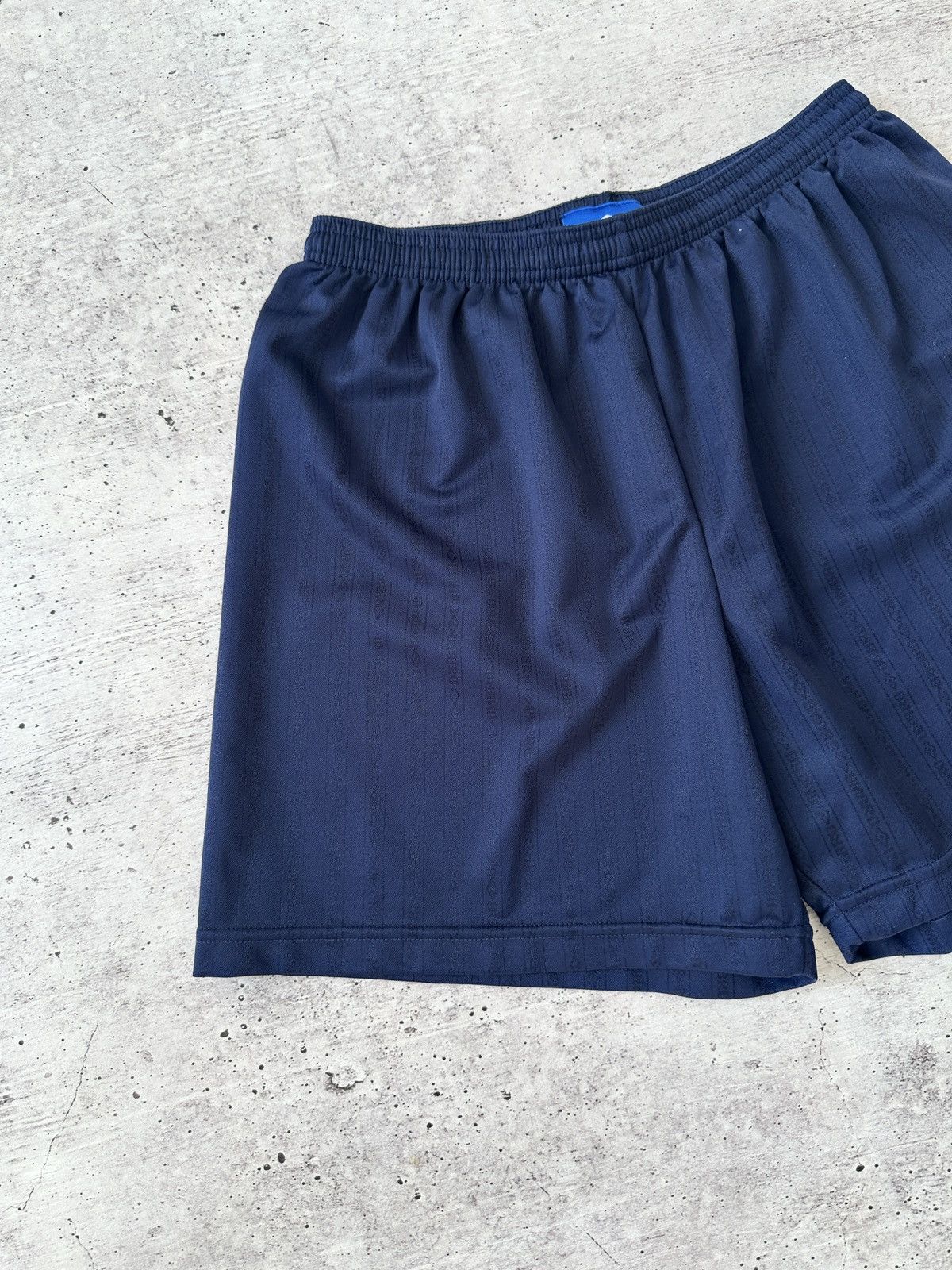 Umbro UMBRO 2000s VINTAGE TRAINING RUNNING SHORTS Size 36 BLUE Size US 36 / EU 52 - 2 Thumbnail