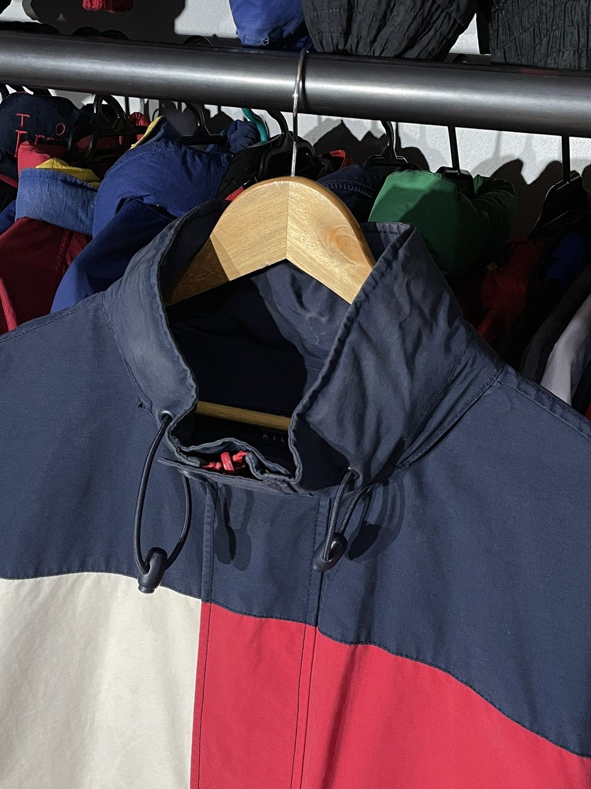 Japanese Brand × Tommy Hilfiger × Vintage Jacket Tommy Hilfiger Big Flag 90’s Vintage Reversible Size US M / EU 48-50 / 2 - 12 Thumbnail