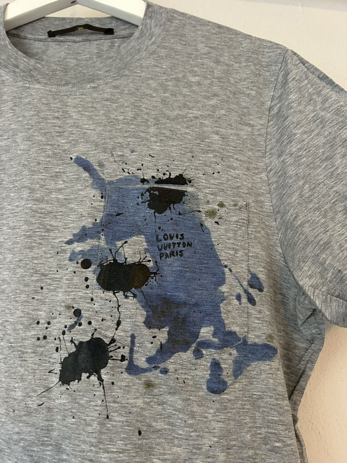 Louis Vuitton Grey Paint Splatter Logo T-Shirt Size US S / EU 44-46 / 1 - 2 Thumbnail