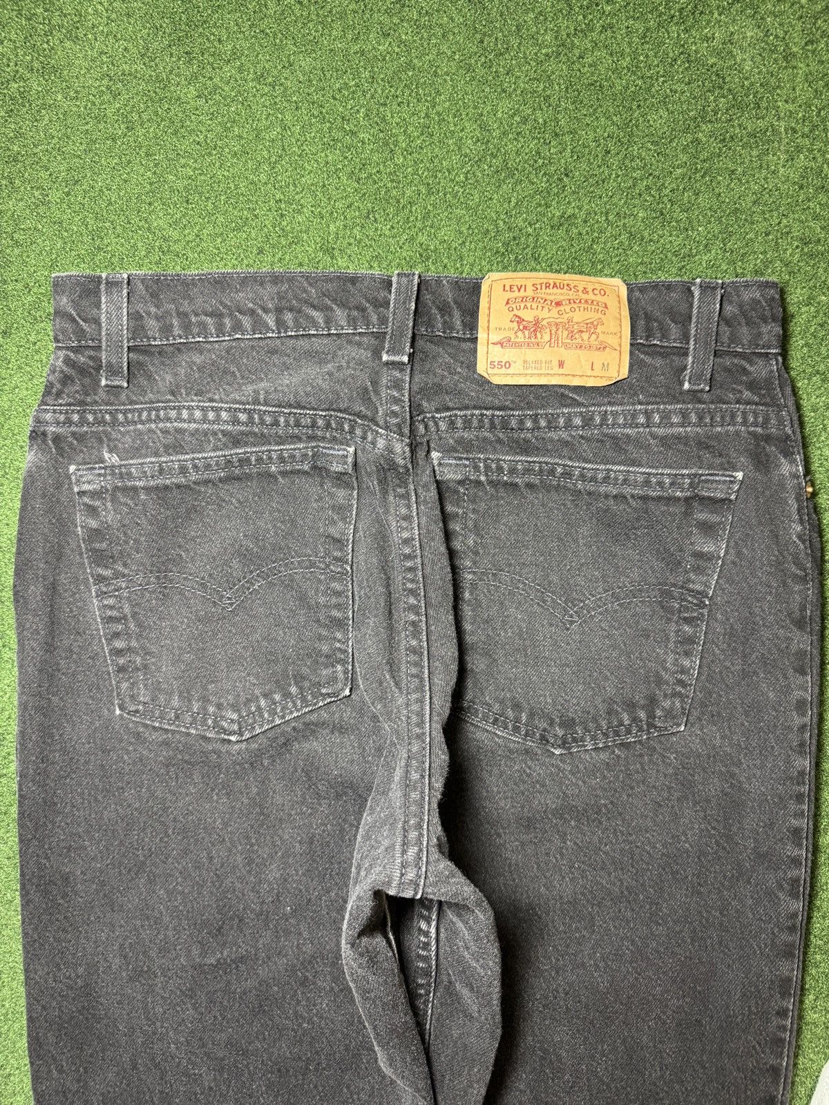 Levi's × Levi's Vintage Clothing × Vintage Vintage 90s Levi’s 550 Relaxed Fit Dark Wash Wide Leg Jeans Size US 32 / EU 48 - 2 Thumbnail