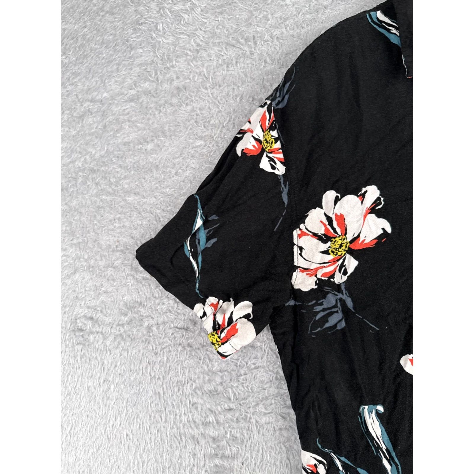 Vintage NO BOUNDARIES Button-Up Shirt Men Medium Black Pink Blue Floral Rayon Aloha Casual Size US M / EU 48-50 / 2 - 3 Thumbnail