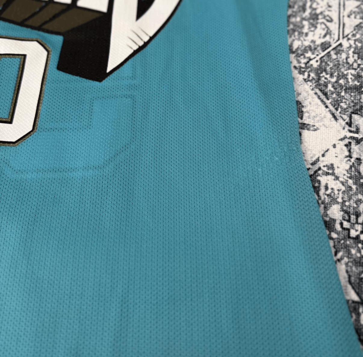 Champion VTG 90'S RARE VANCOUVER GRIZZLIES BRYANT REEVES #50 JERSEY Size US L / EU 52-54 / 3 - 7 Thumbnail
