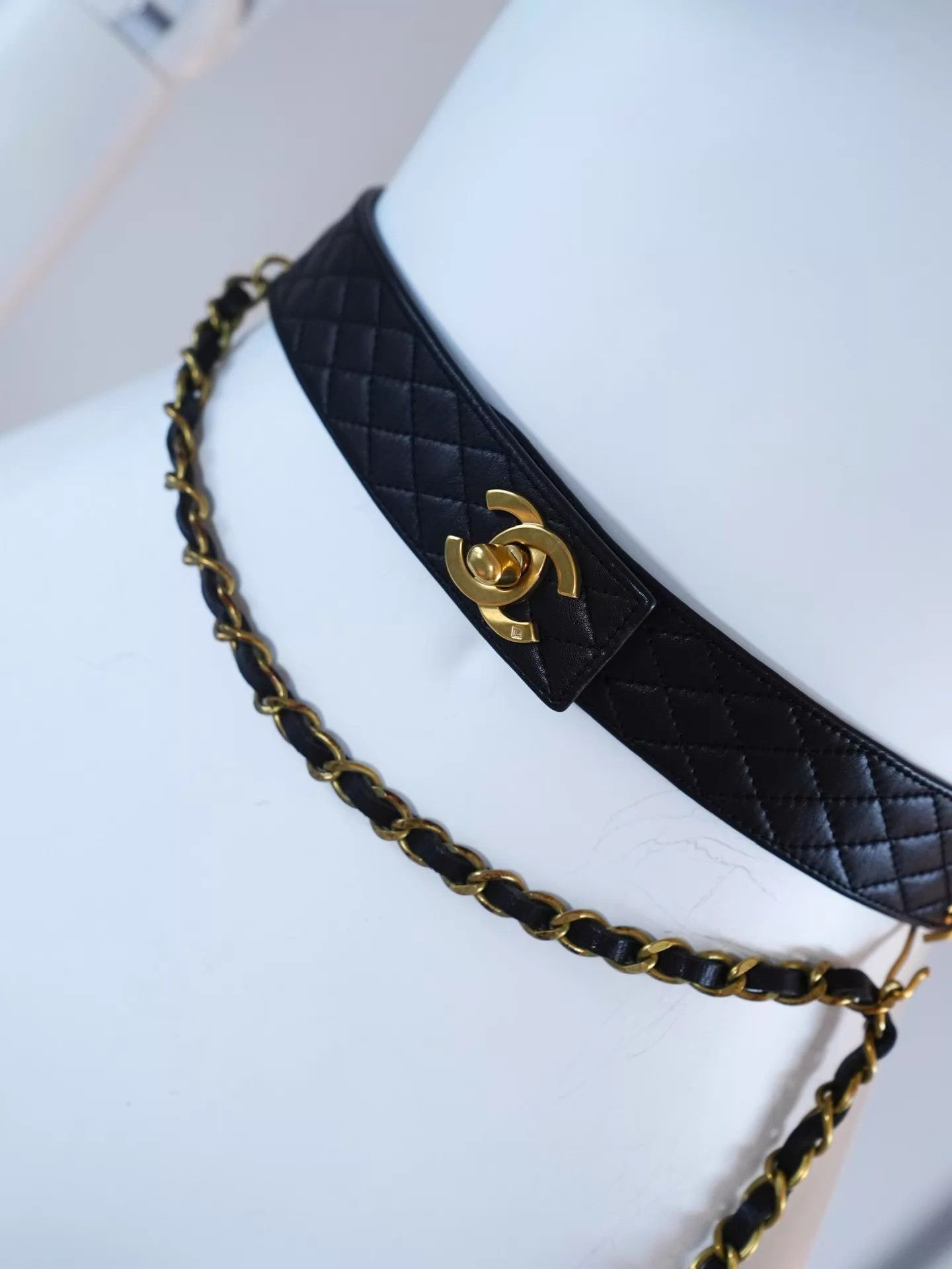 Chanel Chanel 1994 Black & Gold Calfskin Belt with Bag Buckle Size ONE SIZE - 5 Thumbnail
