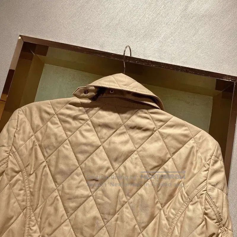 Burberry Burberry Quilted Beige Cotton Women's Jacket. Size L / US 10 / IT 46 - 4 Thumbnail