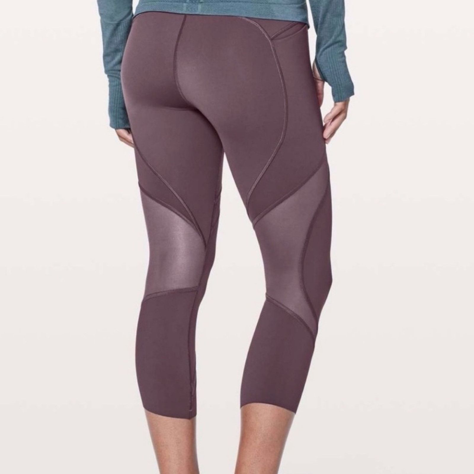 Lululemon lululemon On Pace Crop 21” Leggings in Vintage Grape Size 4 Size 27" / US 4 / IT 40 - 2 Thumbnail