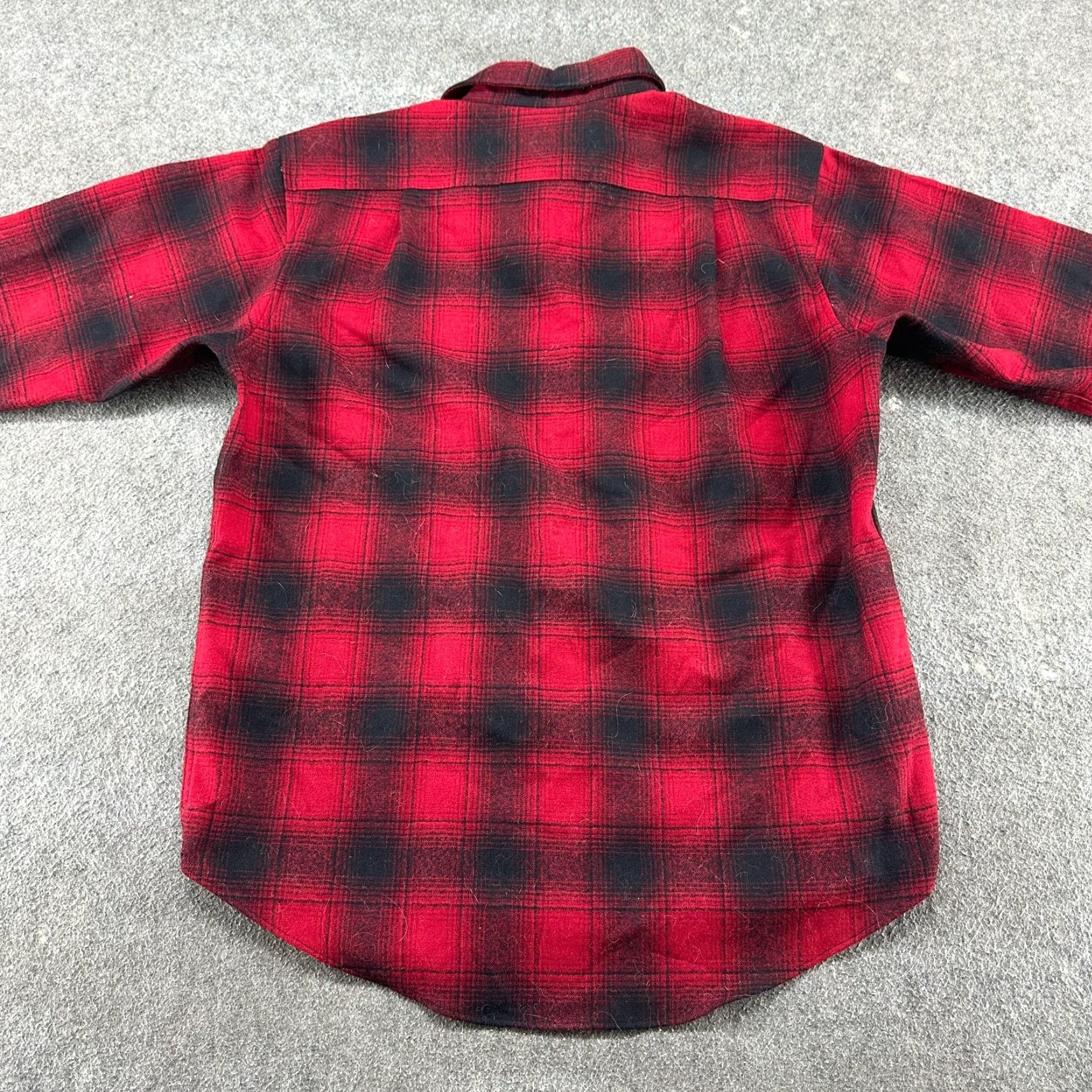Pendleton Pendleton Shirt Mens L Red Black Button Up Long Sleeve Plaid Wool Cotton 90s Vintage Shadow Board Shirt Mens L Size US L / EU 52-54 / 3 - 6 Thumbnail