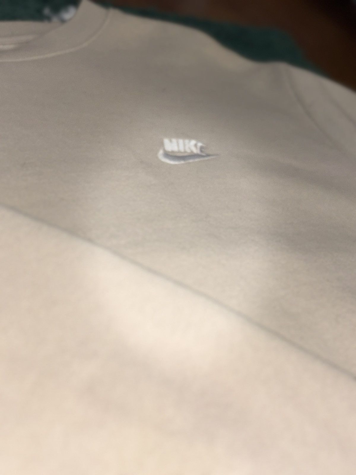 Nike Nike Sportswear Club beige crewneck Size US M / EU 48-50 / 2 - 2 Thumbnail