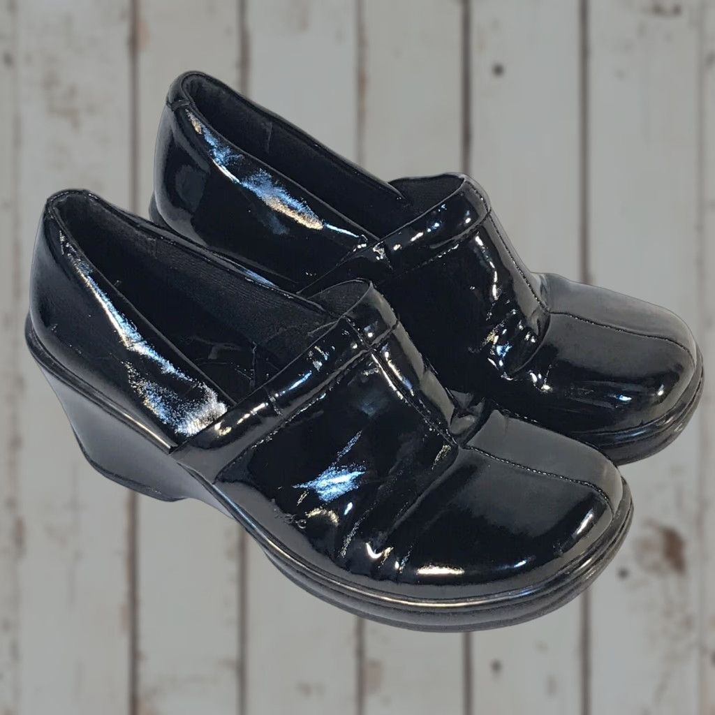 Born VINTAGE? No. Born Concept Shiny Black 3in Wedge Clogs Women Size 7 M/W EUC Size US 7 / IT 37 - 1 Thumbnail