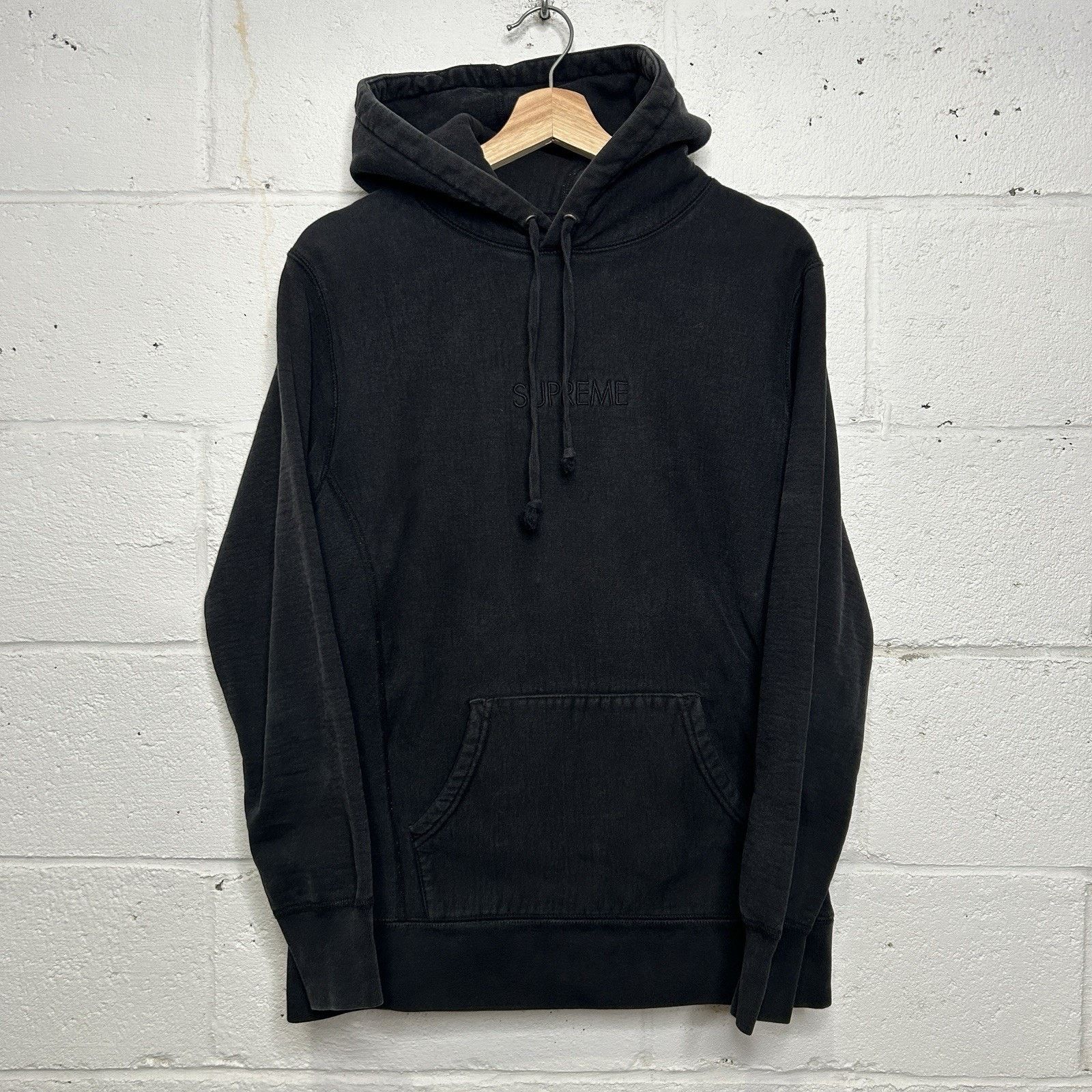 Supreme Supreme Tonal Logo Hooded Sweatshirt Hoodie “Black” Size US M / EU 48-50 / 2 - 1 Thumbnail