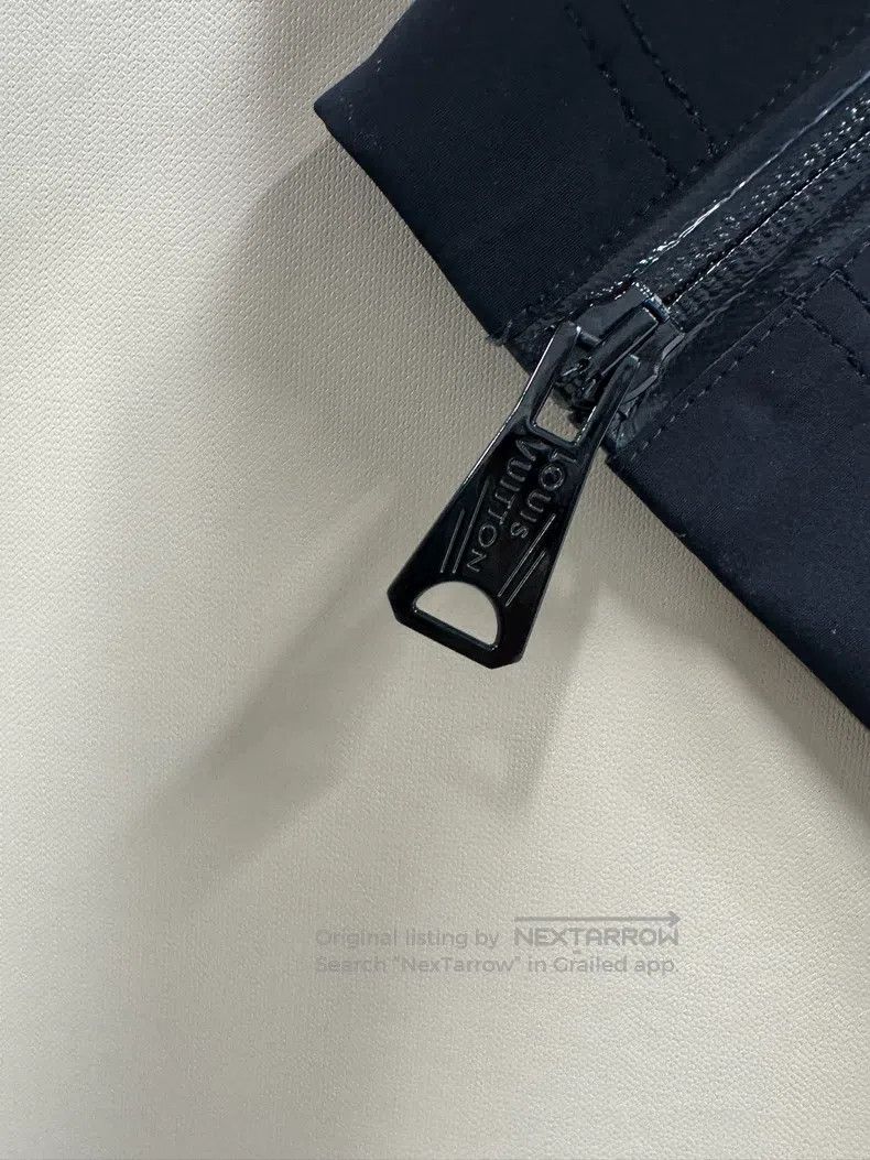 Louis Vuitton Louis Vuitton Black logo presbyopic micro flared pants Size US 34 / EU 50 - 5 Thumbnail
