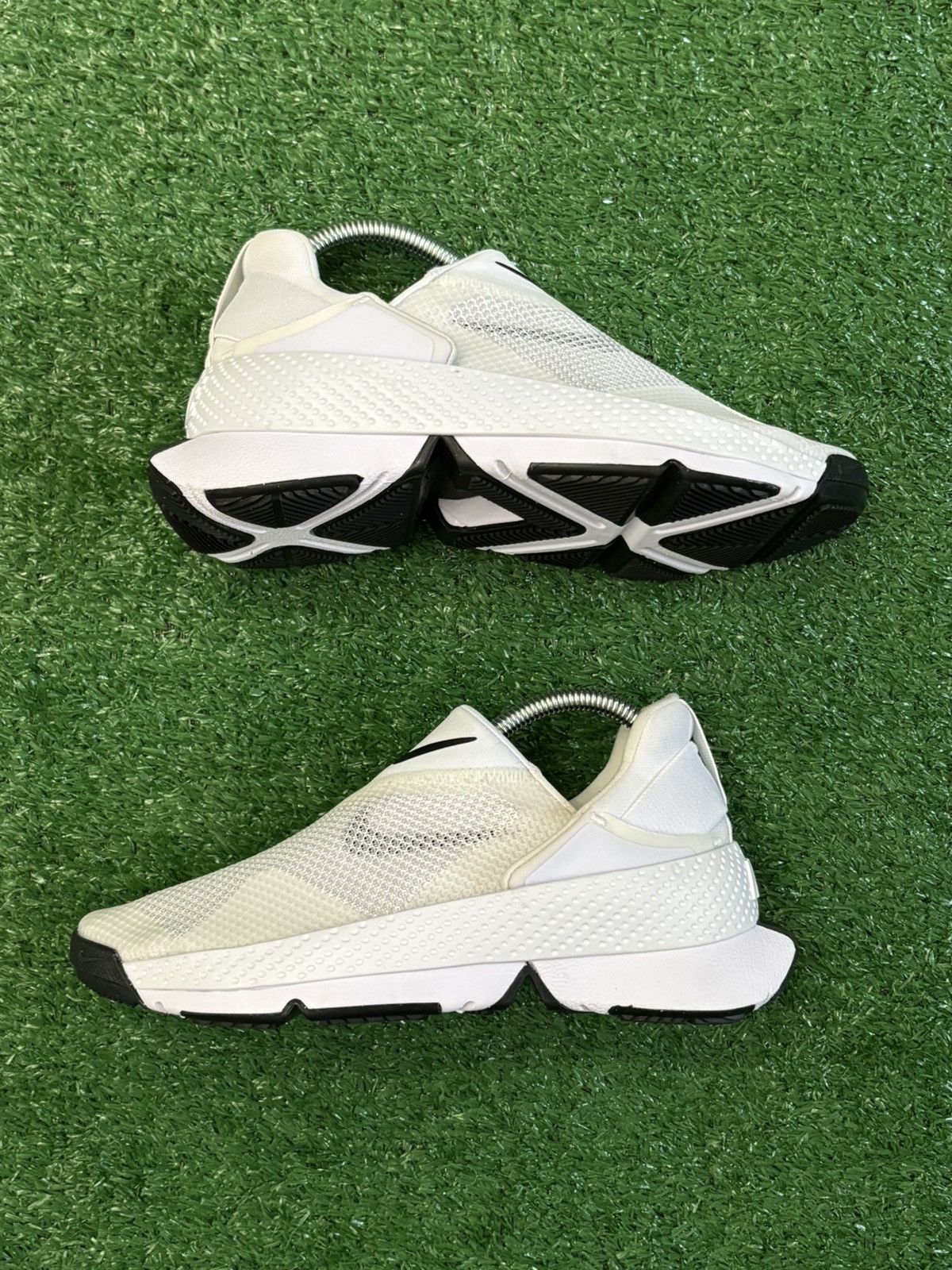 Nike Nike Womens Go FlyEase Size US 7 / IT 37 - 3 Thumbnail