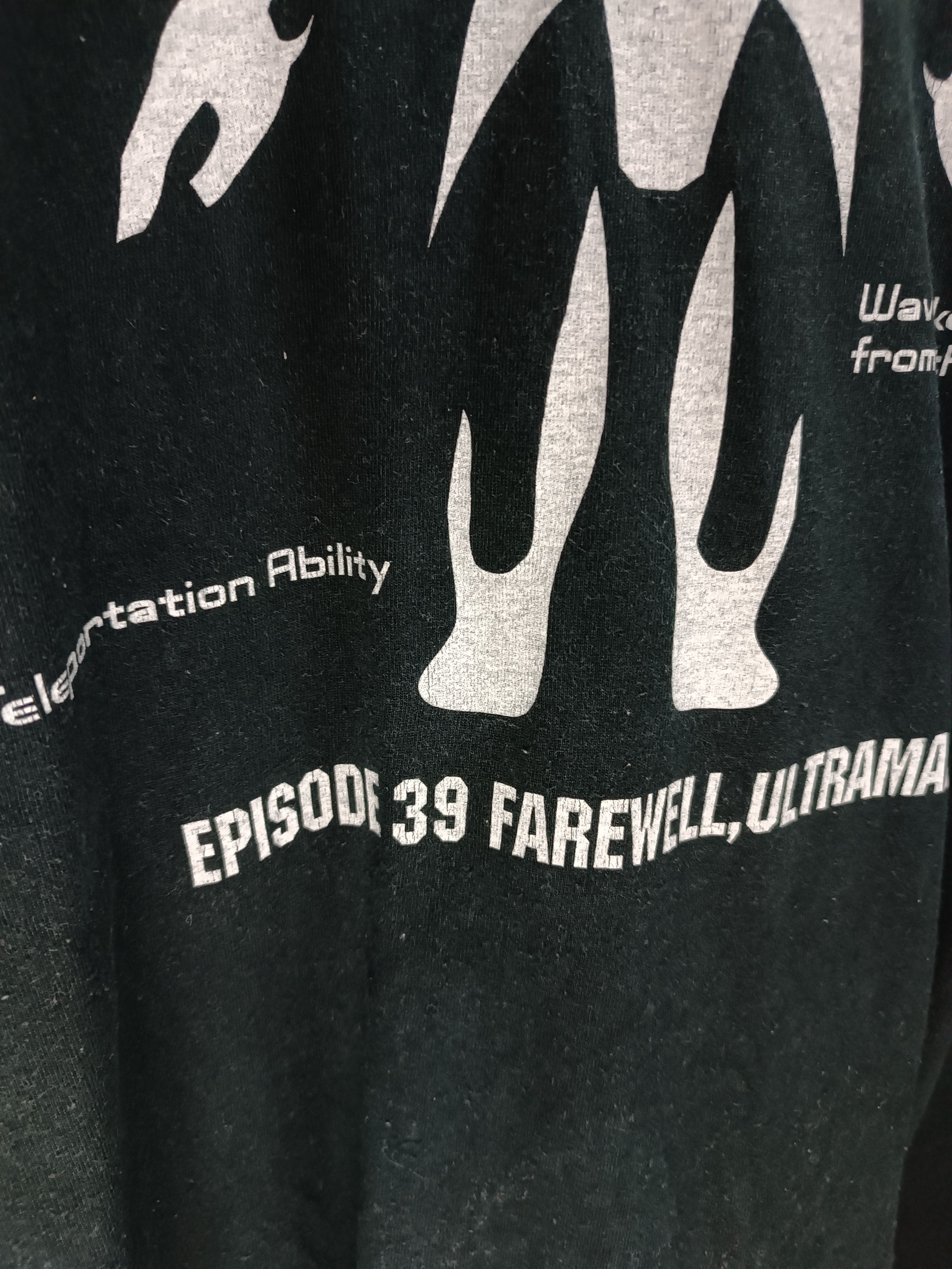 Vintage THRASH FADED VINTAGE 2000s ZETTON EP.39 FAREWELL ULTRAMAN Size US L / EU 52-54 / 3 - 10 Thumbnail