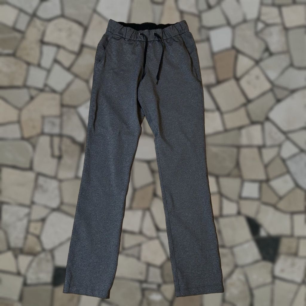 Lululemon Lululemon On The Fly Pant Gray Women’s 4 Activewear Tapered Ankle Pockets 32 Inseam Regular Rise 10 Drawstring Waist Size 27" / US 4 / IT 40 - 1 Thumbnail