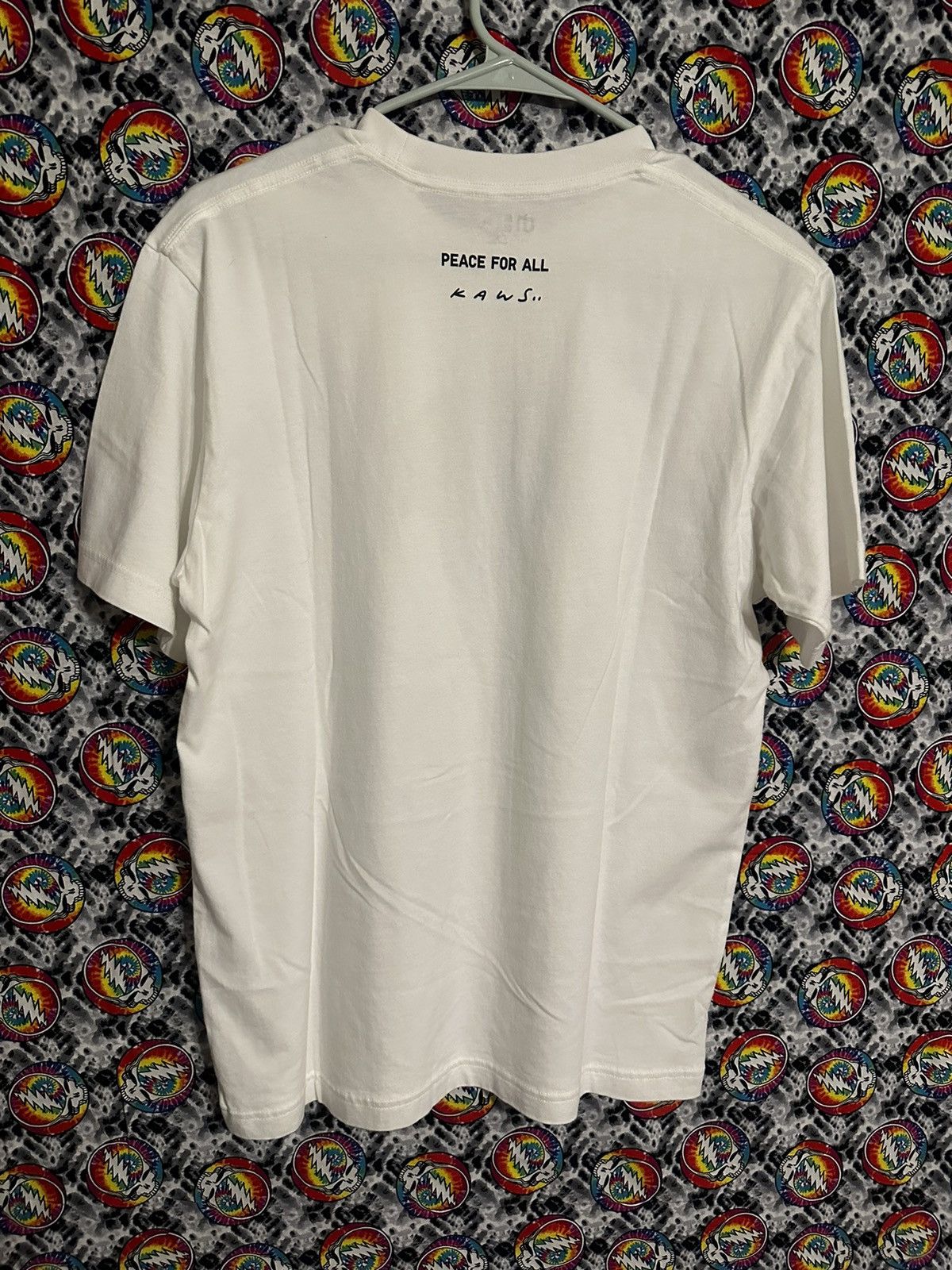 Kaws × Uniqlo KAWS Peace For All Size US M / EU 48-50 / 2 - 2 Thumbnail