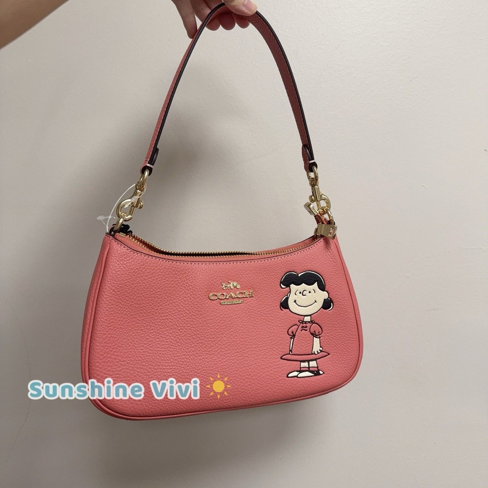 Coach NWT COACH x PEANUTS Teri Shoulder Lucy Bright Coral CBM32 Size ONE SIZE - 1 Thumbnail