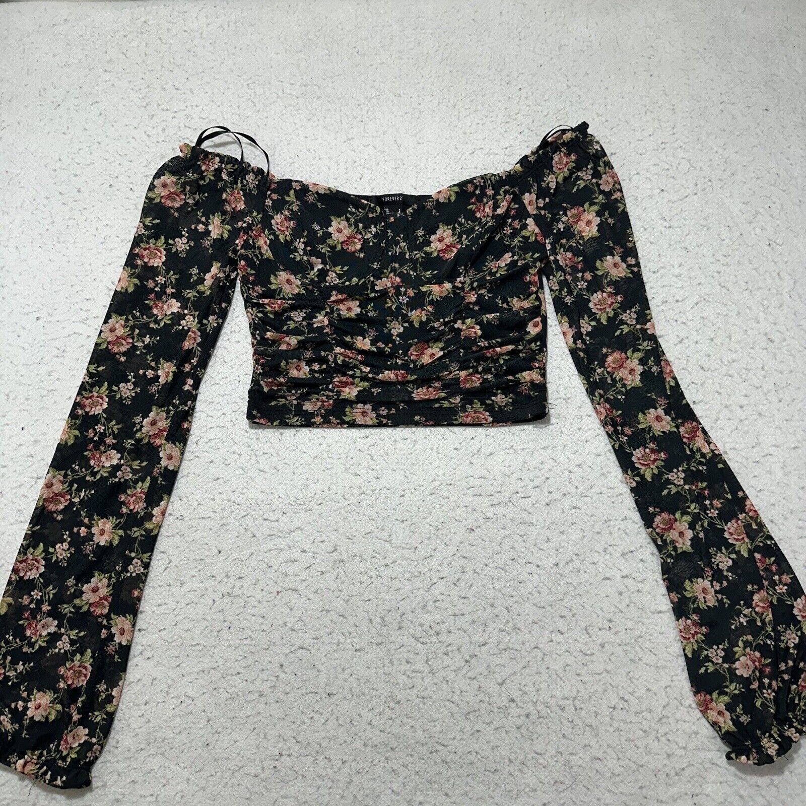 Forever 21 Forever 21 Small Off Shoulder Black Floral Cropped Blouse Size S / US 4 / IT 40 - 1 Thumbnail