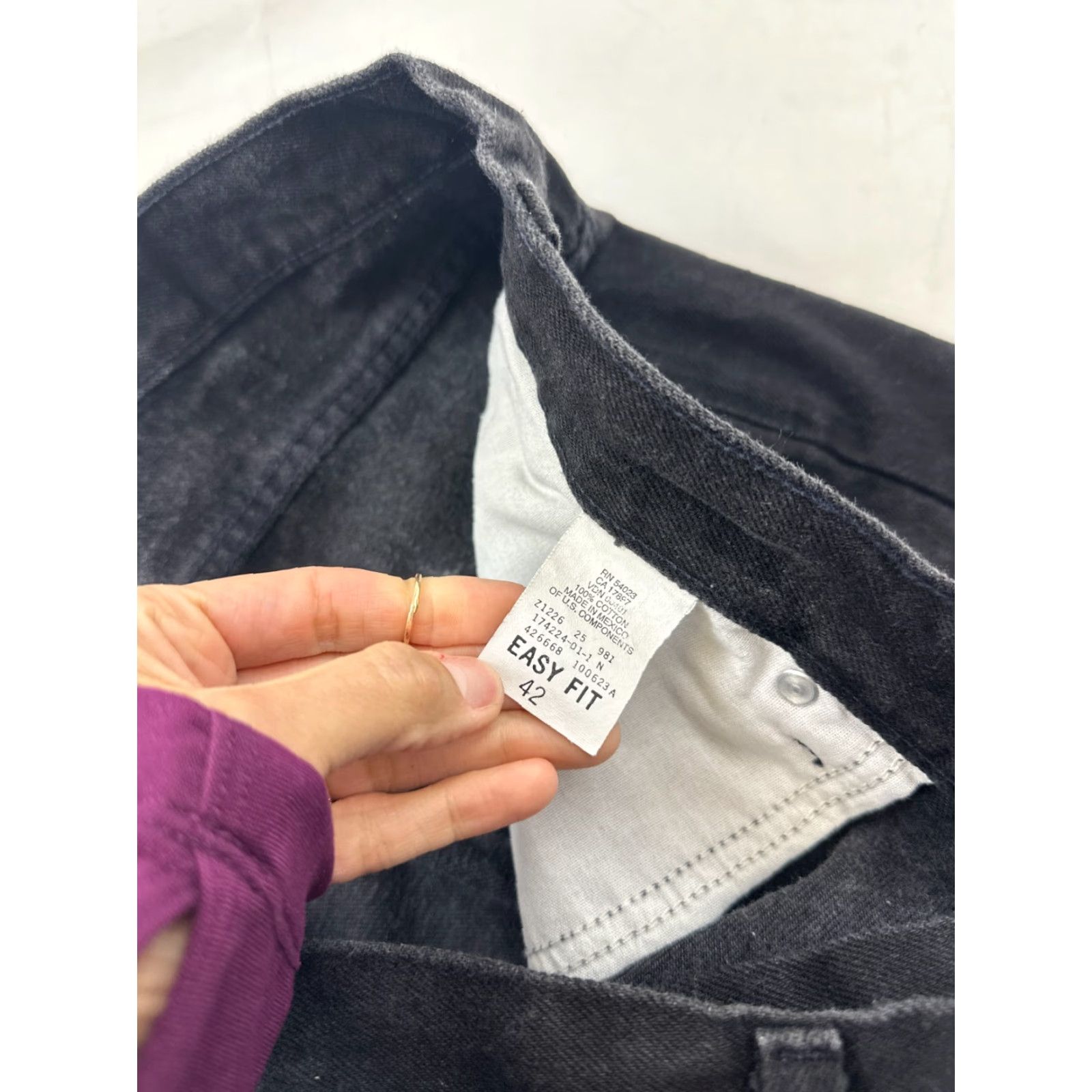 Gap VINTAGE Gap Shorts Men 42 Black Denim Pockets Dark Easy Fit Flat Front Jorts 5-Pocket Design High Rise Chino Casual Mens Black 90s Outdoor Summer Size US 42 / EU 58 - 6 Thumbnail