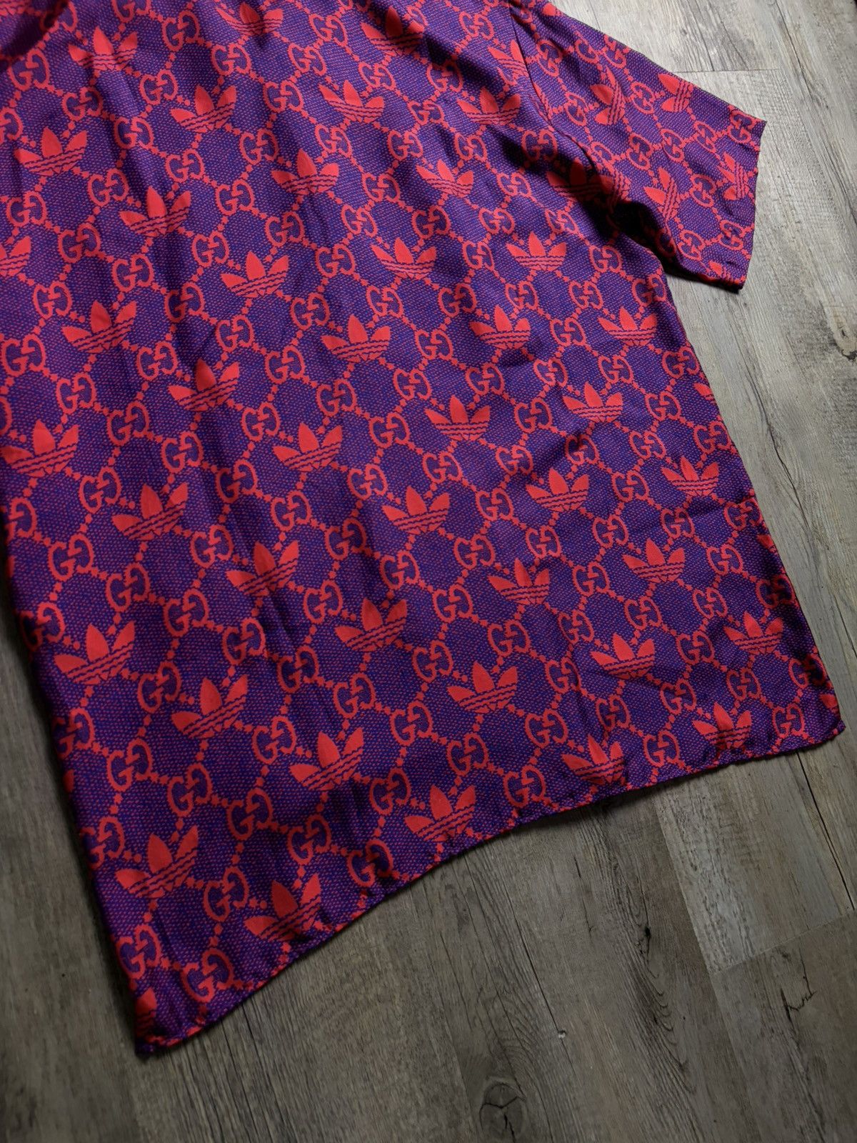 Gucci adidas x Gucci Silk Bowling Shirt Red/Purple GG Monogram Size US M / EU 48-50 / 2 - 4 Thumbnail