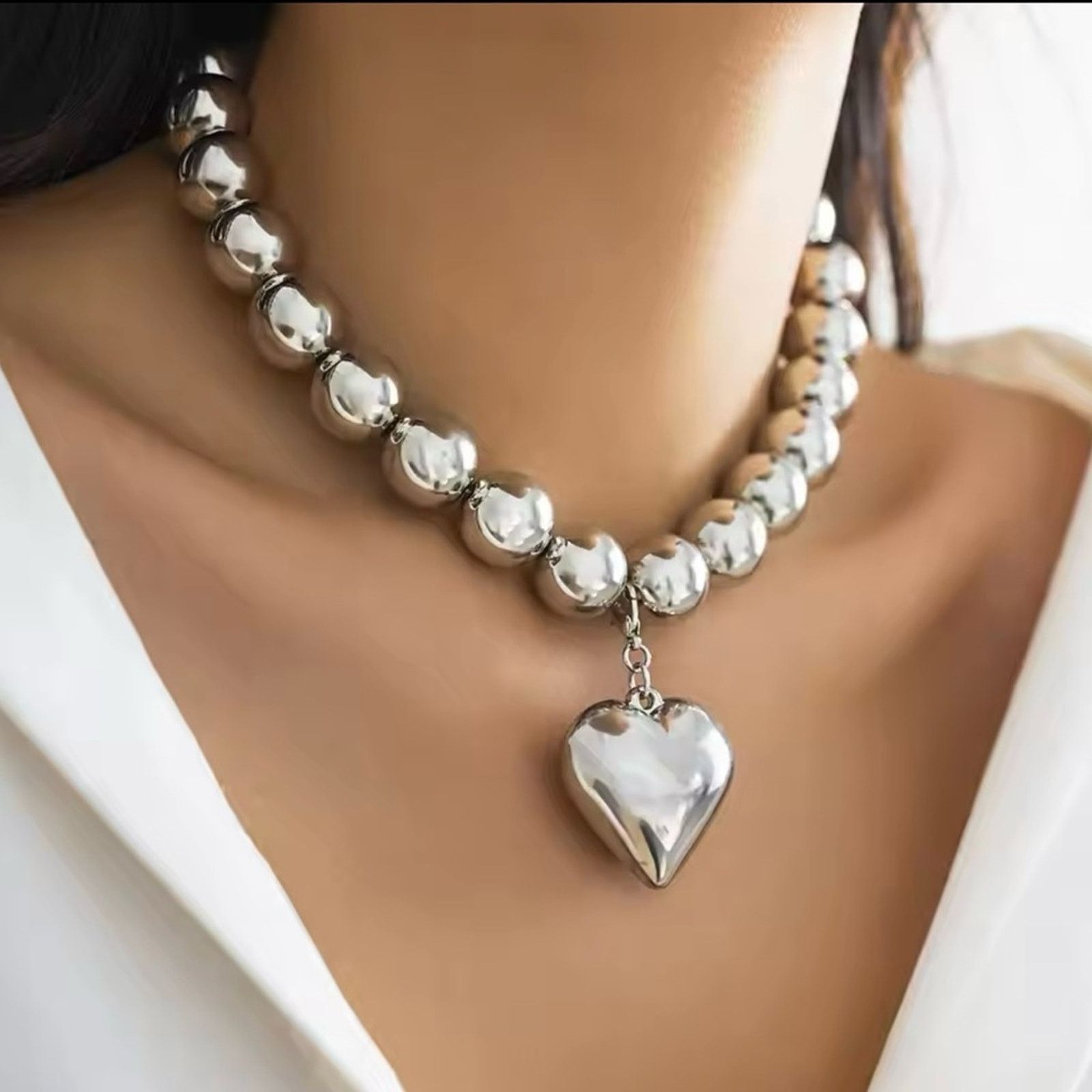 Other Large Heart Beaded Necklace Choker Size ONE SIZE - 1 Thumbnail