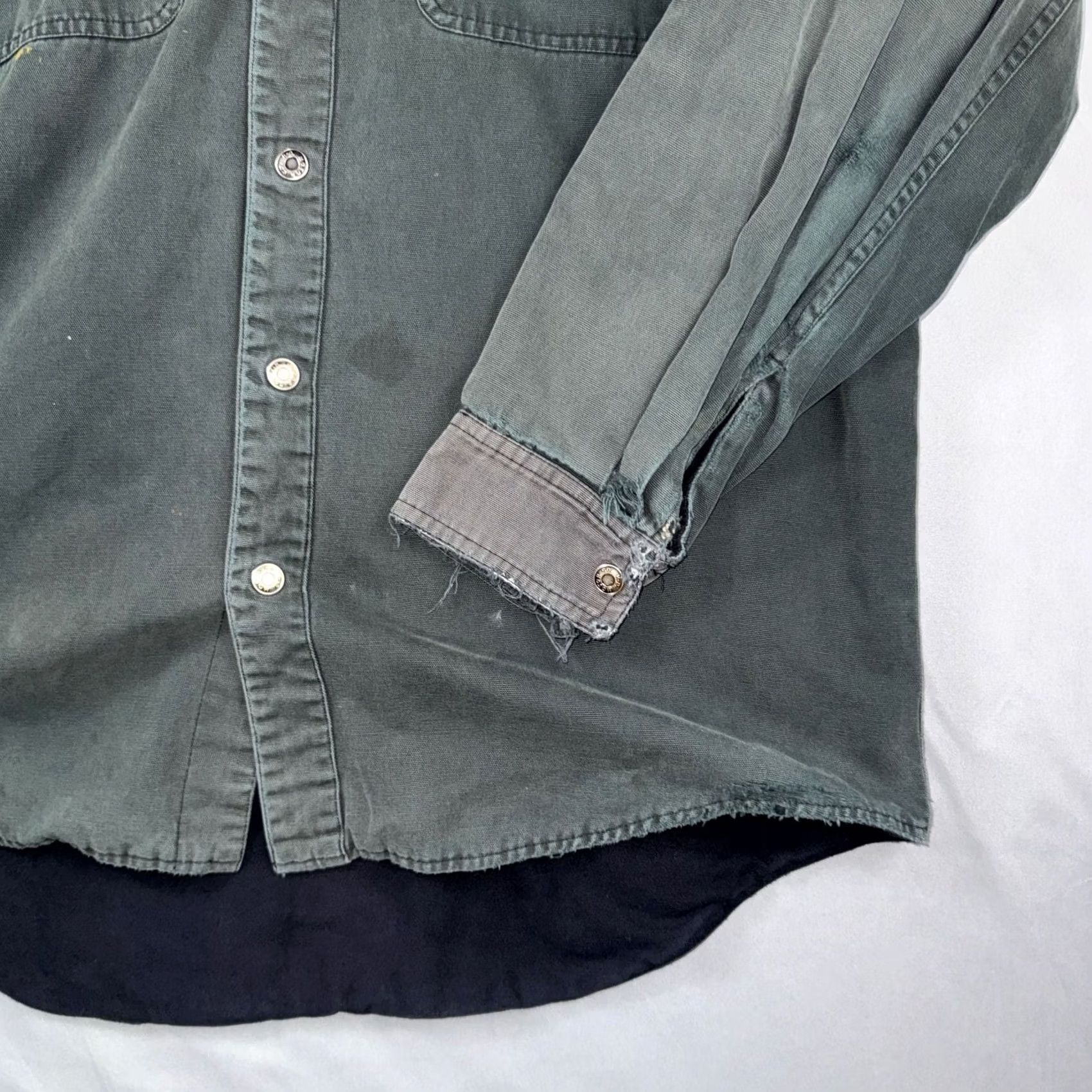 Harley Davidson VINTAGE Harley-Davidson Distressed Canvas Snap Front Work Shirt Mens Large Gray 46in 30.5in Long Sleeve Button-Up Pockets Embroidered Back Yoke Size US L / EU 52-54 / 3 - 5 Thumbnail