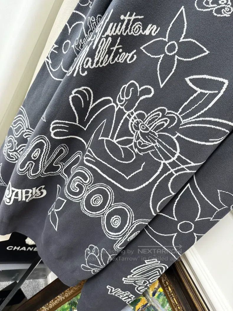 Louis Vuitton Louis Vuitton New Year Limited Bugs Bunny Pattern Grey Cre Size US XXL / EU 58 / 5 - 4 Thumbnail