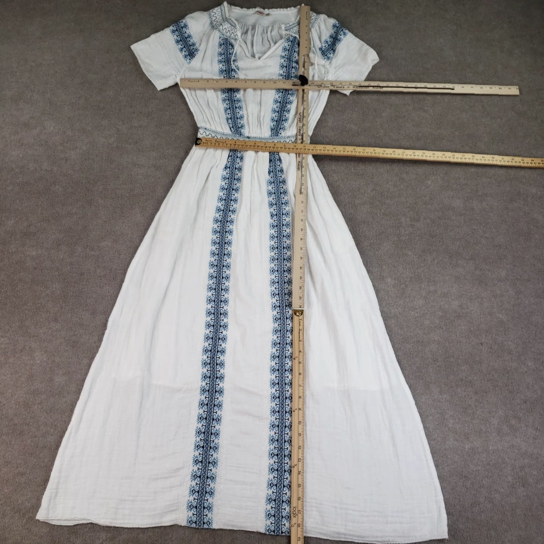 Faherty Faherty Maxi Dress Women XS White Embroidered Boho Smocked Lined V-Neck Short Sleeve Casual Size XS / US 0-2 / IT 36-38 - 2 Thumbnail