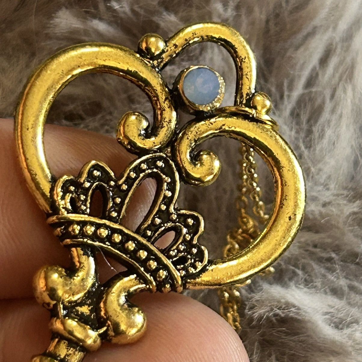 Vintage Vintage fancy crown faux opal gold skeleton key necklace Size ONE SIZE - 9 Thumbnail