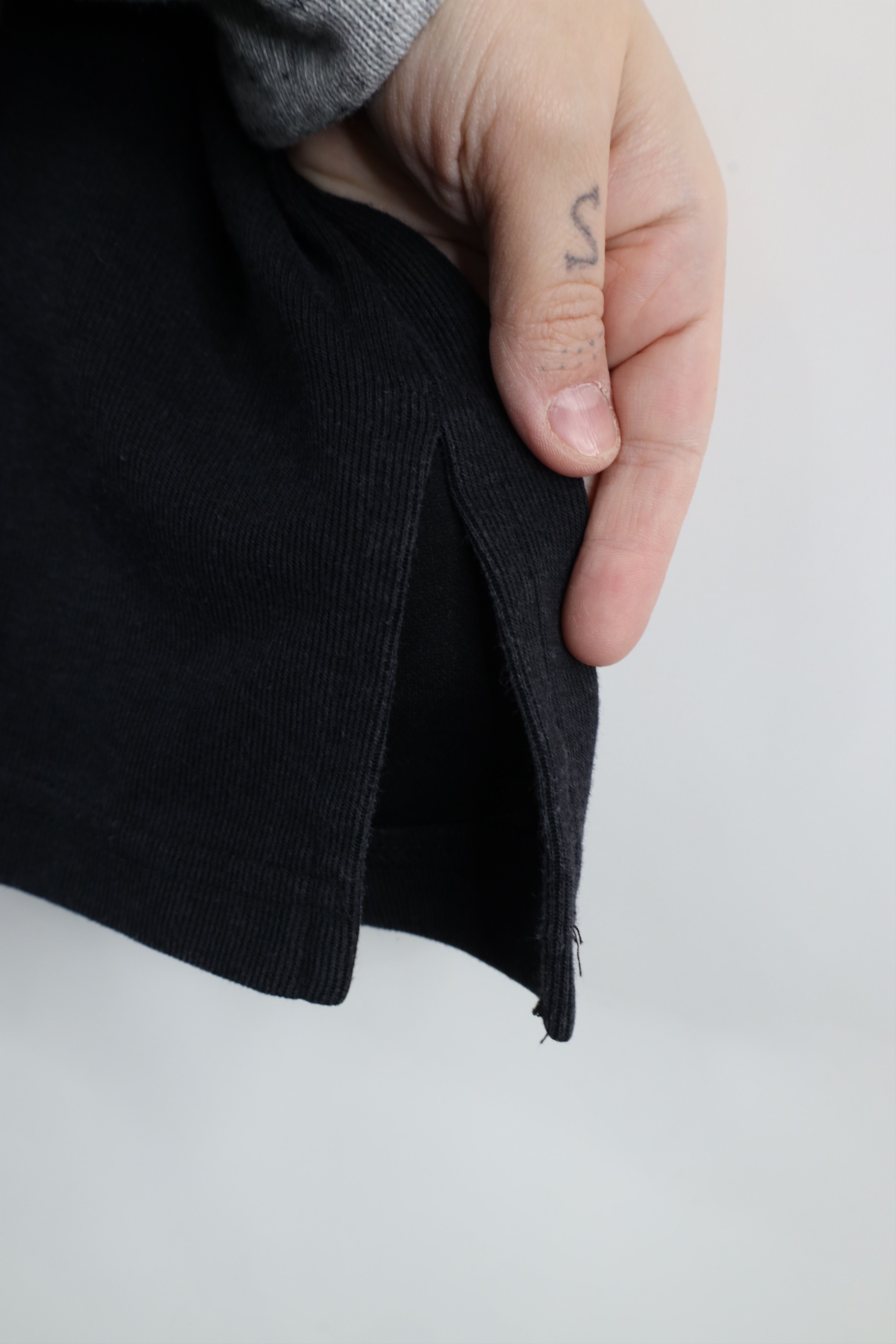Vintage Vintage 90s Streetwear Blank Ribbed Knit T-Shirt Black USA Size M / US 6-8 / IT 42-44 - 9 Thumbnail