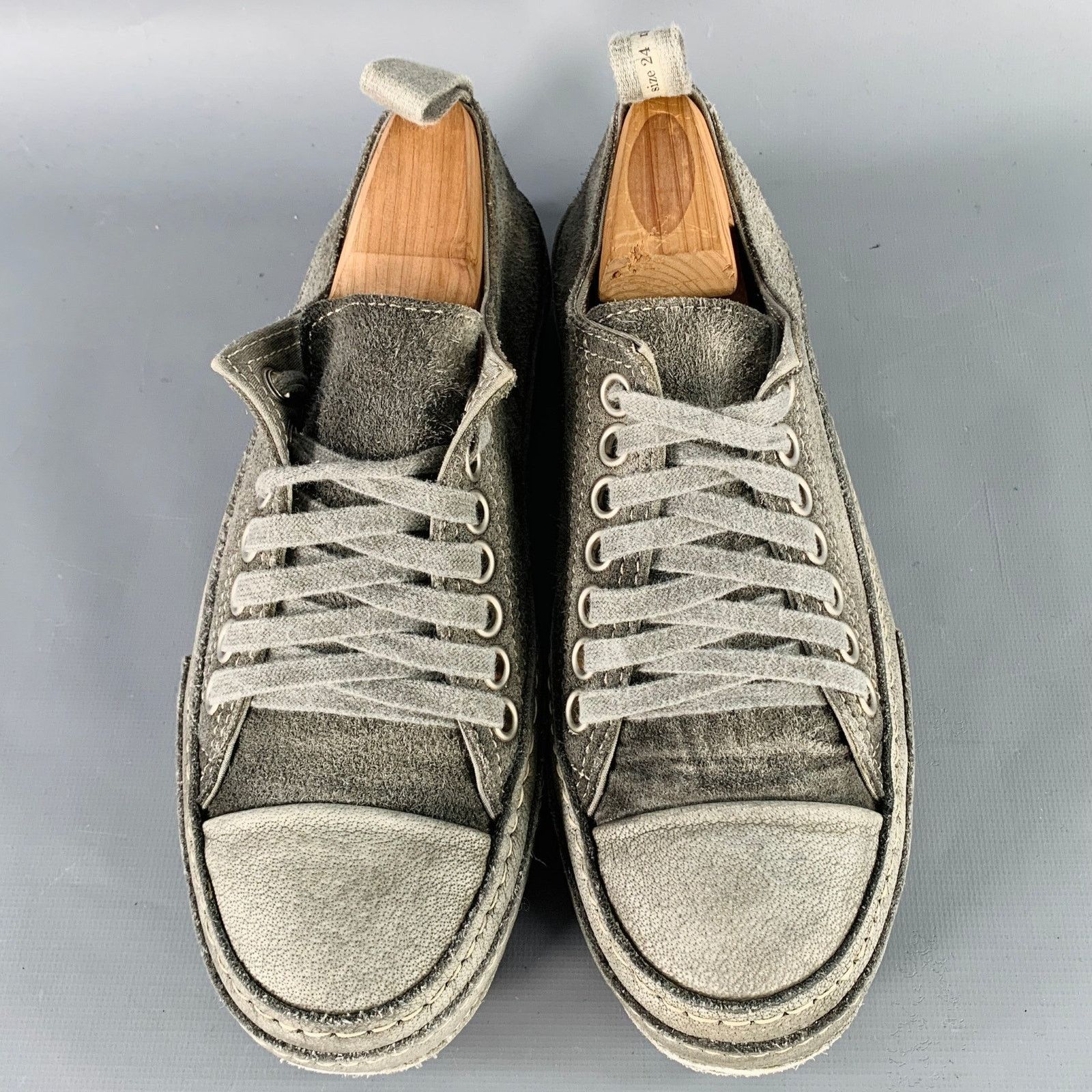 volga volga 7 Grey Distressed Suede Low Top Rubber Sole Sneakers Size US 7 / IT 37 - 4 Thumbnail