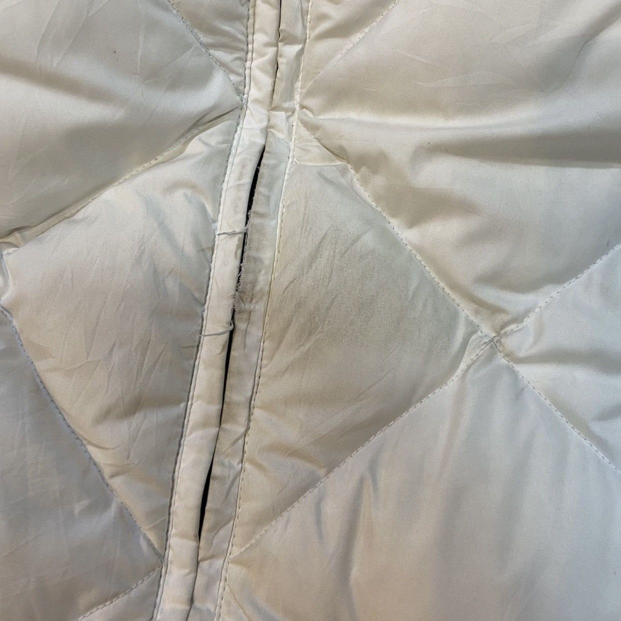 Burberry Burberry Brit White Diamond Quilted Jacket Classic Puffer Size US S / EU 44-46 / 1 - 17 Thumbnail