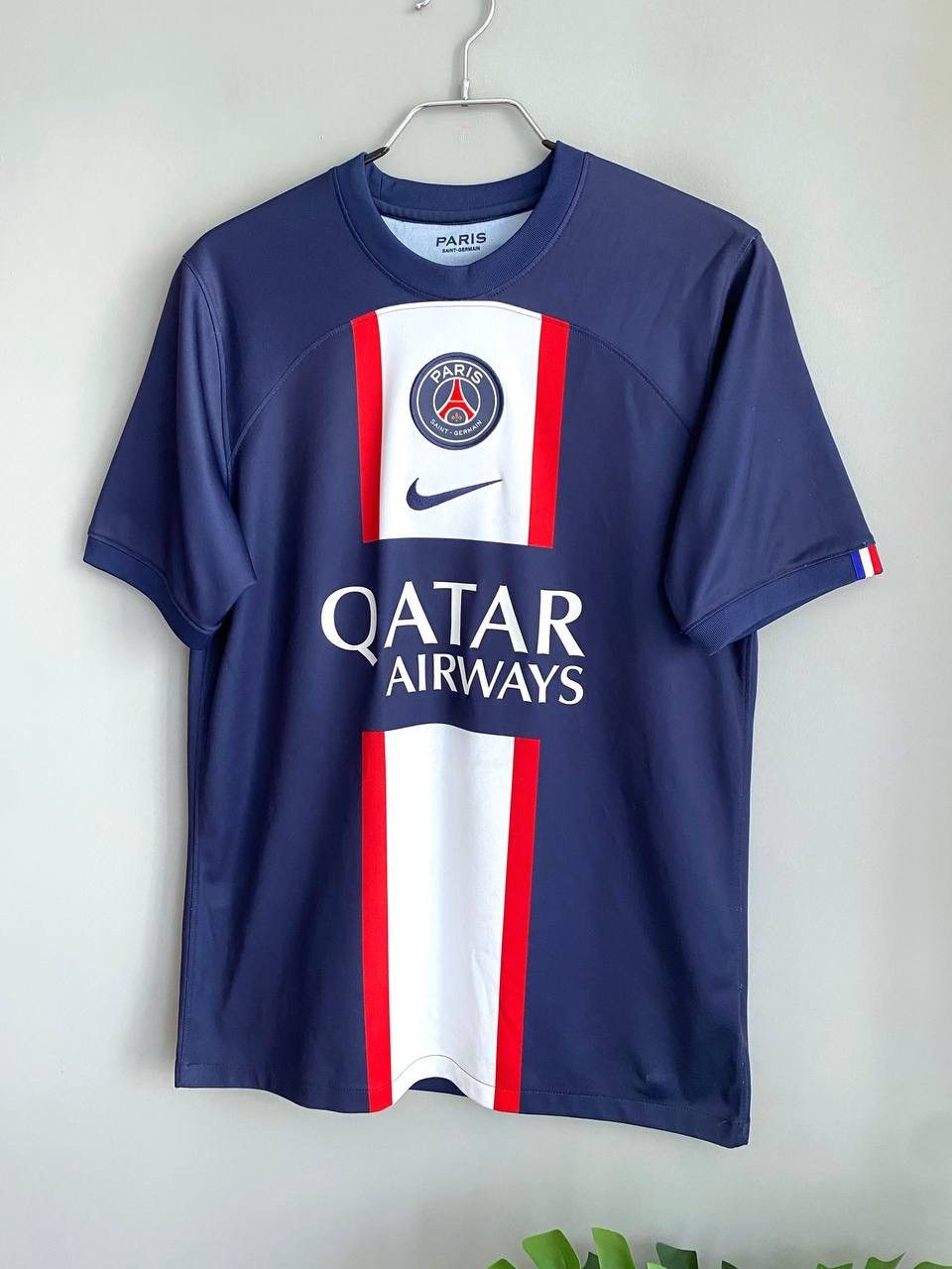Nike PSG Paris Saint Germain 2022/23 Home Soccer Jersey, Size M Size US M / EU 48-50 / 2 - 2 Thumbnail