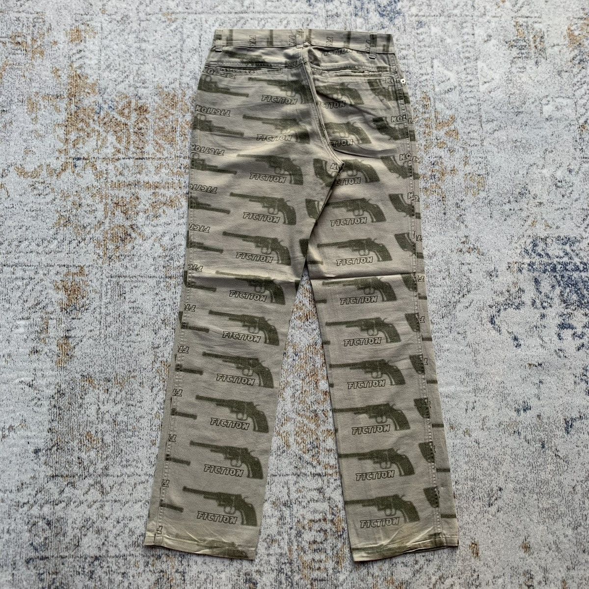 Japanese Brand Rare 2000s Algonquins "Gun Fiction" Full Printed Pants Size 29" - 5 Thumbnail